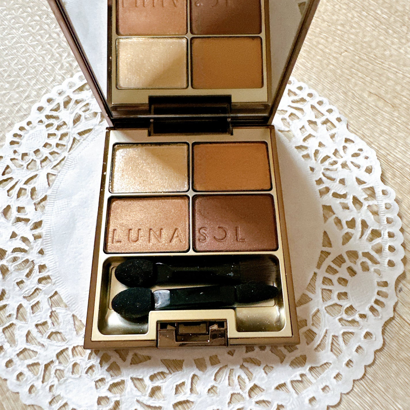 スキンモデリングアイズ/LUNASOL/アイシャドウパレットを使ったクチコミ(3枚目)