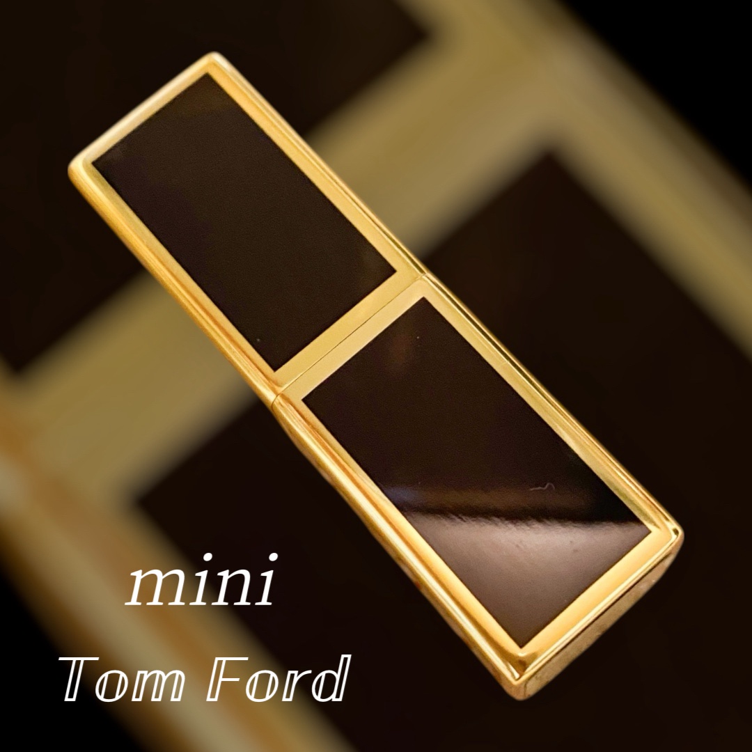 もうあと2ヶ月で
2025年も終わり⁉️💦

そんな戸惑いの中、
色々断捨離したり
勿体なくて未開封のサンプルも
あったり💦

その中で
サンプルで頂いた中でも
かなりお得だったのが…

@tomfordbeauty 
#トムフォードリ