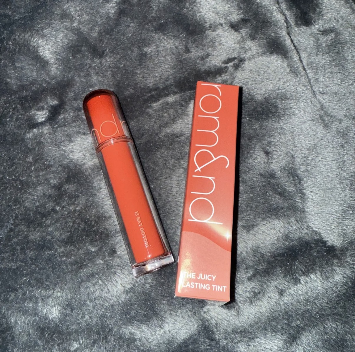 ザ ジューシーラスティングティント 13 イートドリ/rom&nd/リップティントを使ったクチコミ（1枚目）