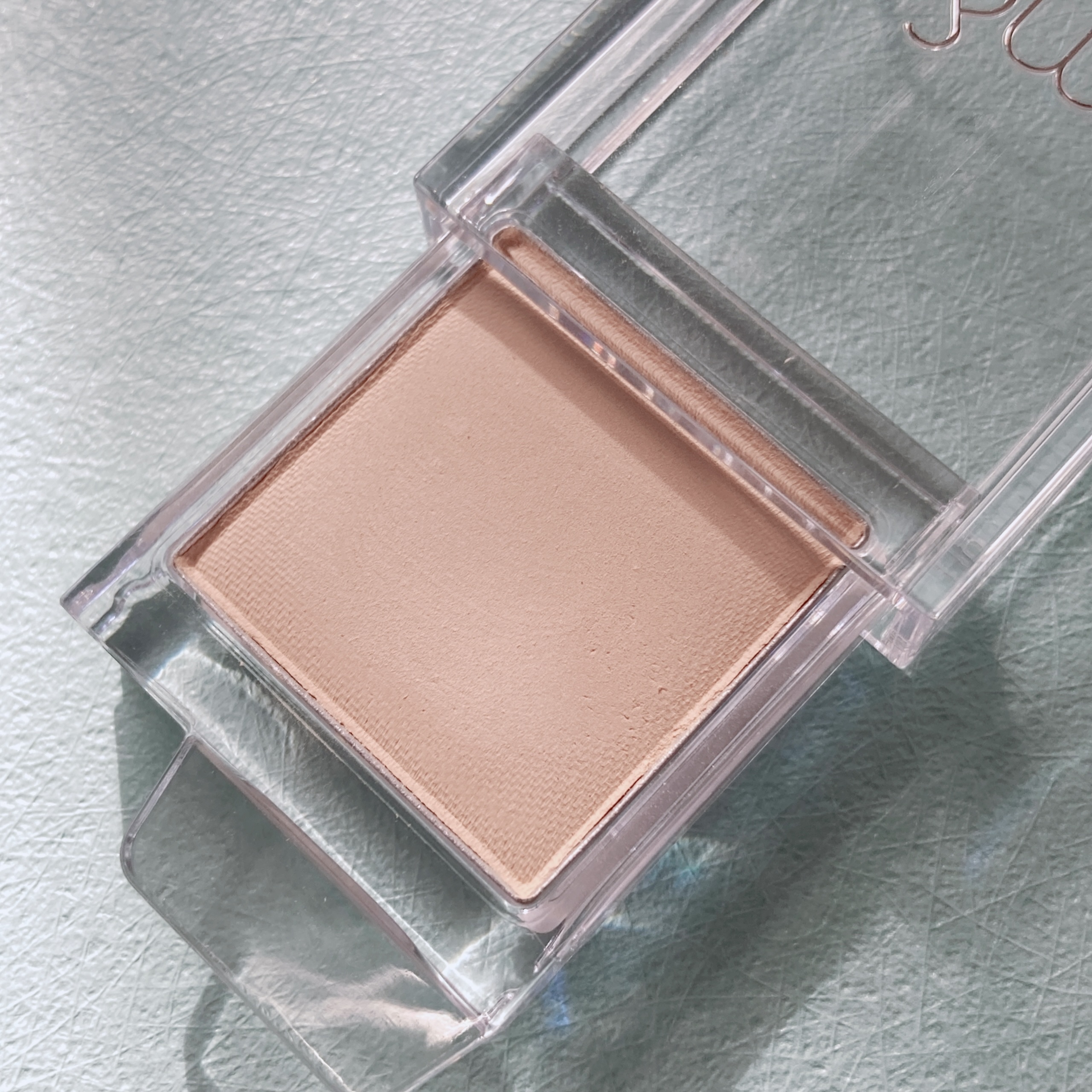 スライドインシングル/rom&nd/単色アイシャドウを使ったクチコミ（3枚目）