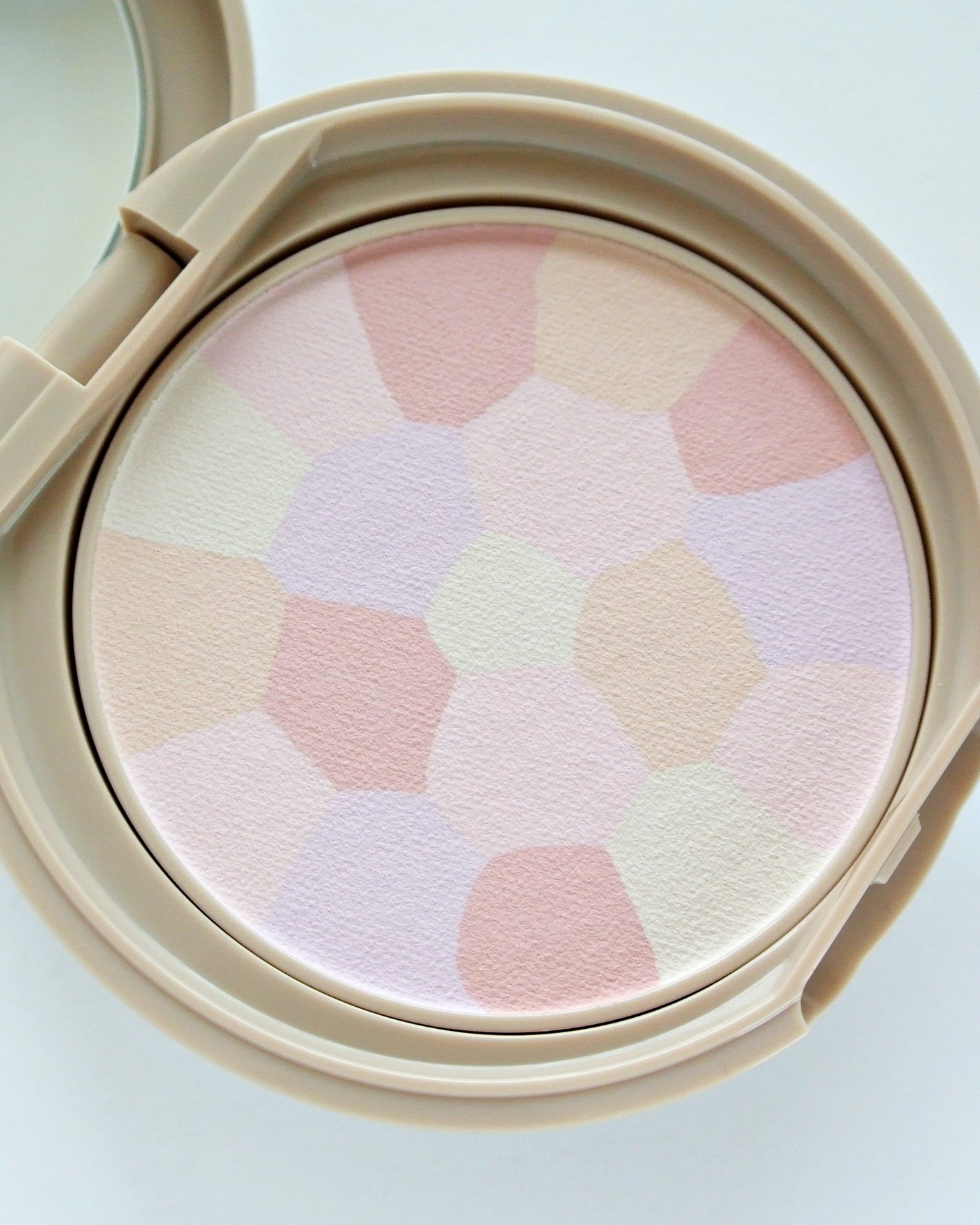 マシュマロフィニッシュパウダー ~Abloom~/キャンメイク/プレストパウダーを使ったクチコミ(1枚目)