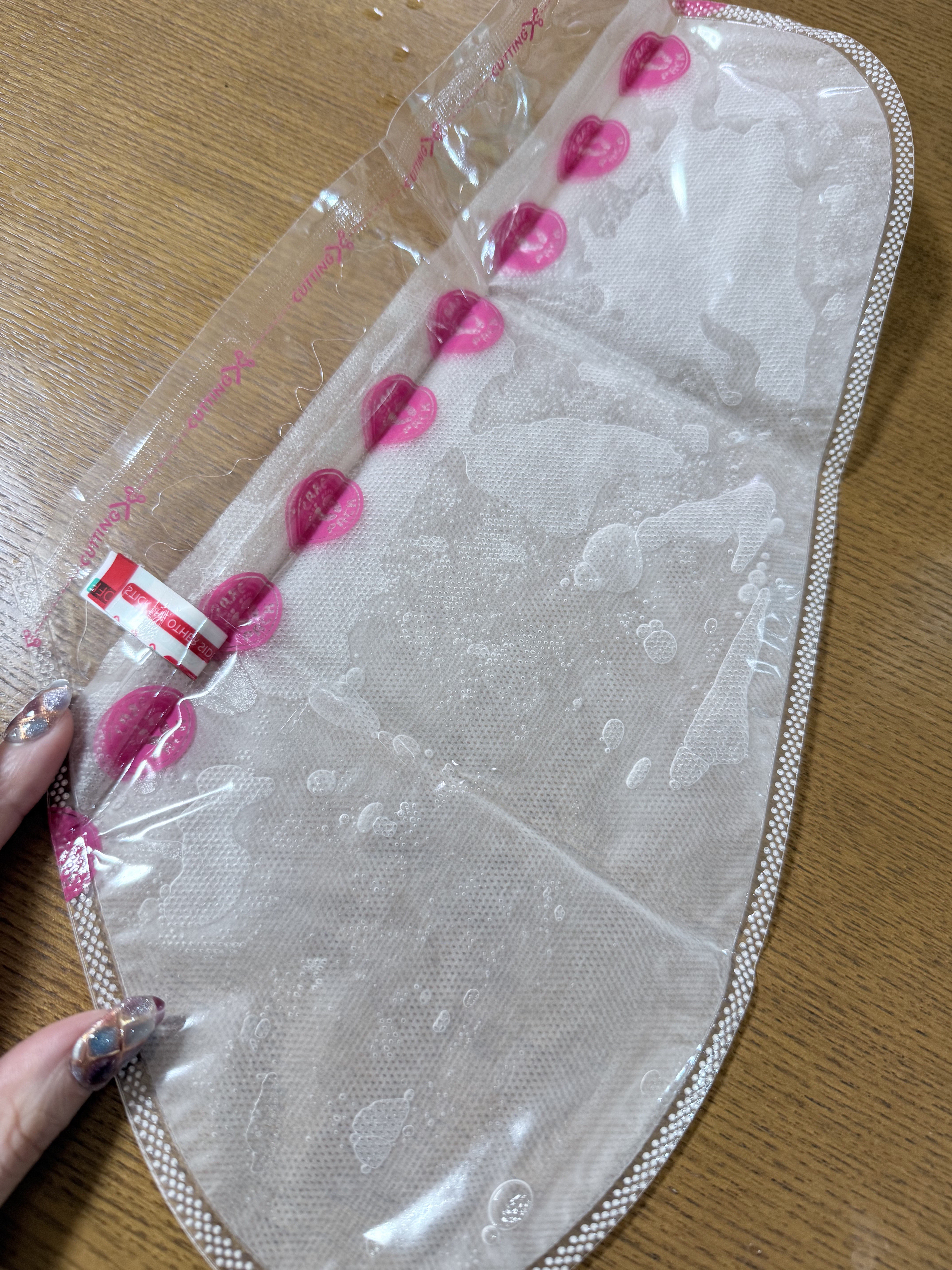 あしやすめ 足裏角質ケアパック/鎌倉ライフ/レッグ・フットケアを使ったクチコミ（2枚目）