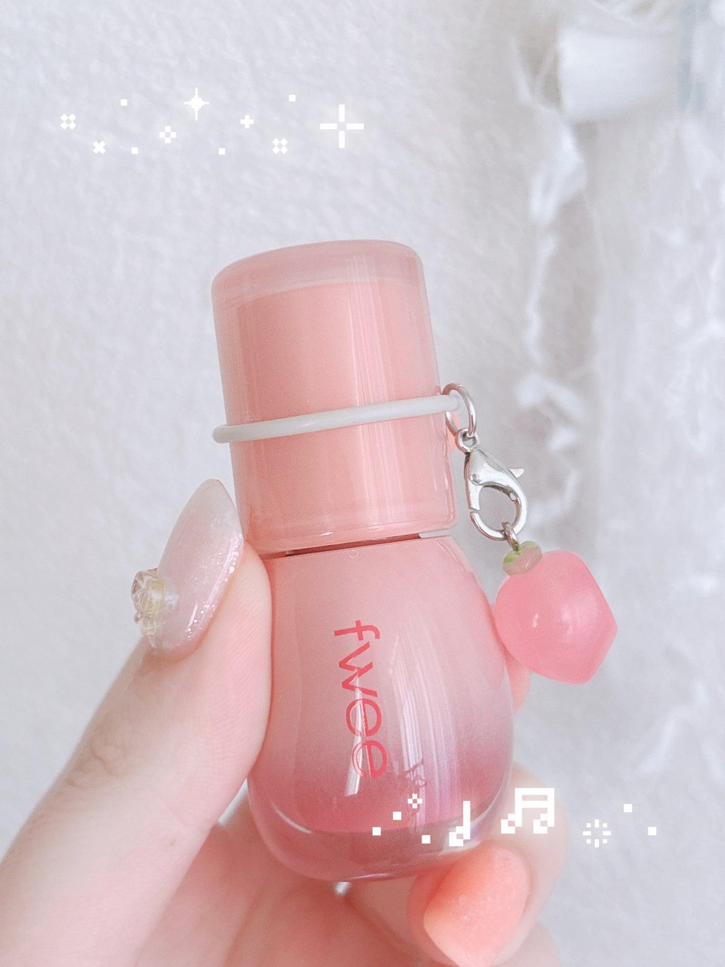 フィー 3Dボリューミンググロス/fwee/リップグロスを使ったクチコミ(1枚目)