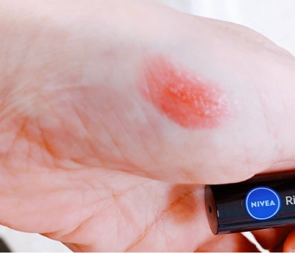 ニベア リッチケア&カラーリップ 色持続タイプ/ニベア/リップクリームを使ったクチコミ(2枚目)