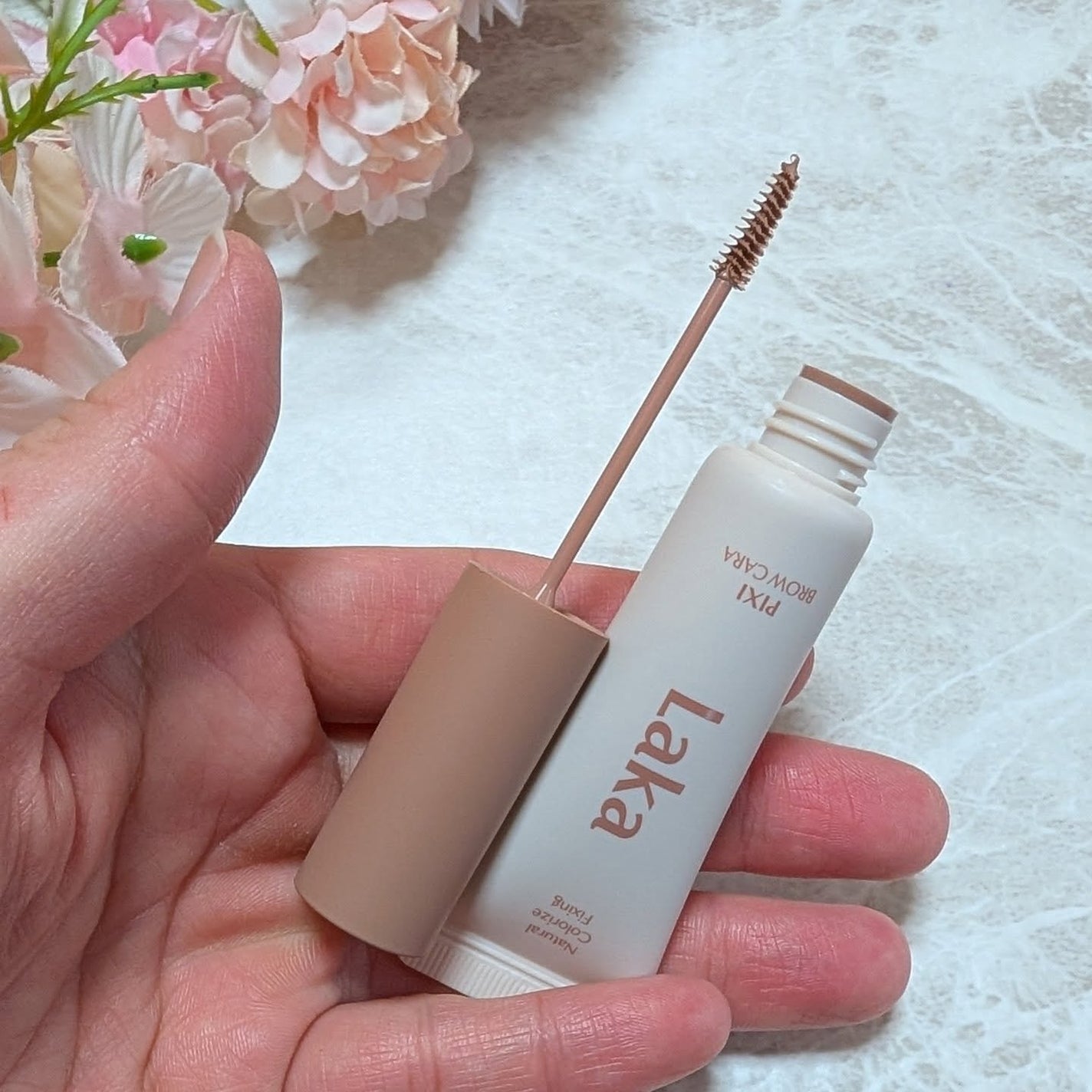 ラカ ピクシーブロウカラ/Laka/眉マスカラを使ったクチコミ(4枚目)