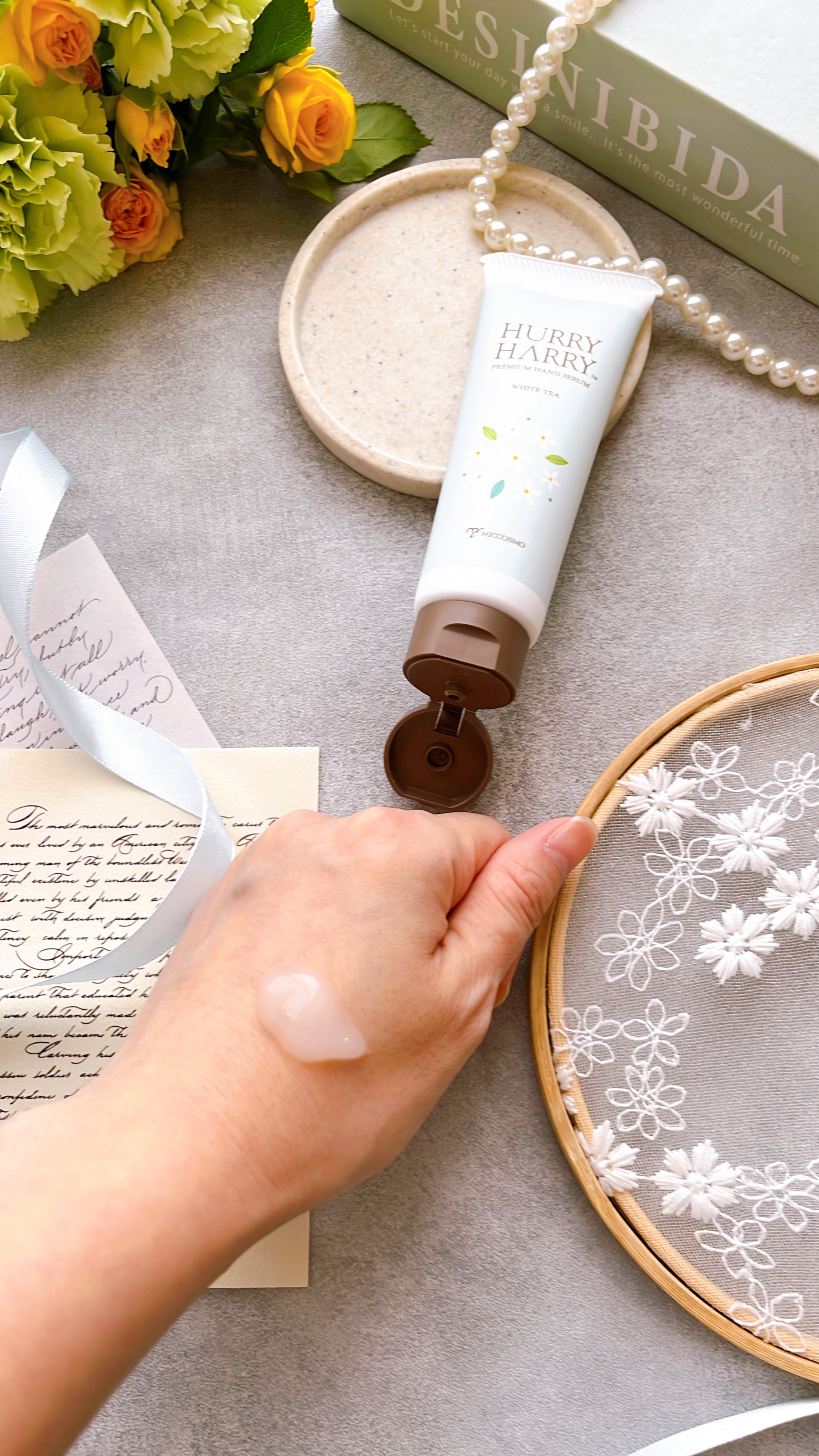 ハリーハリー　大人のハンドセラム  ＜ホワイトティーの香り＞/ハリーハリー/ハンドクリームを使ったクチコミ（3枚目）