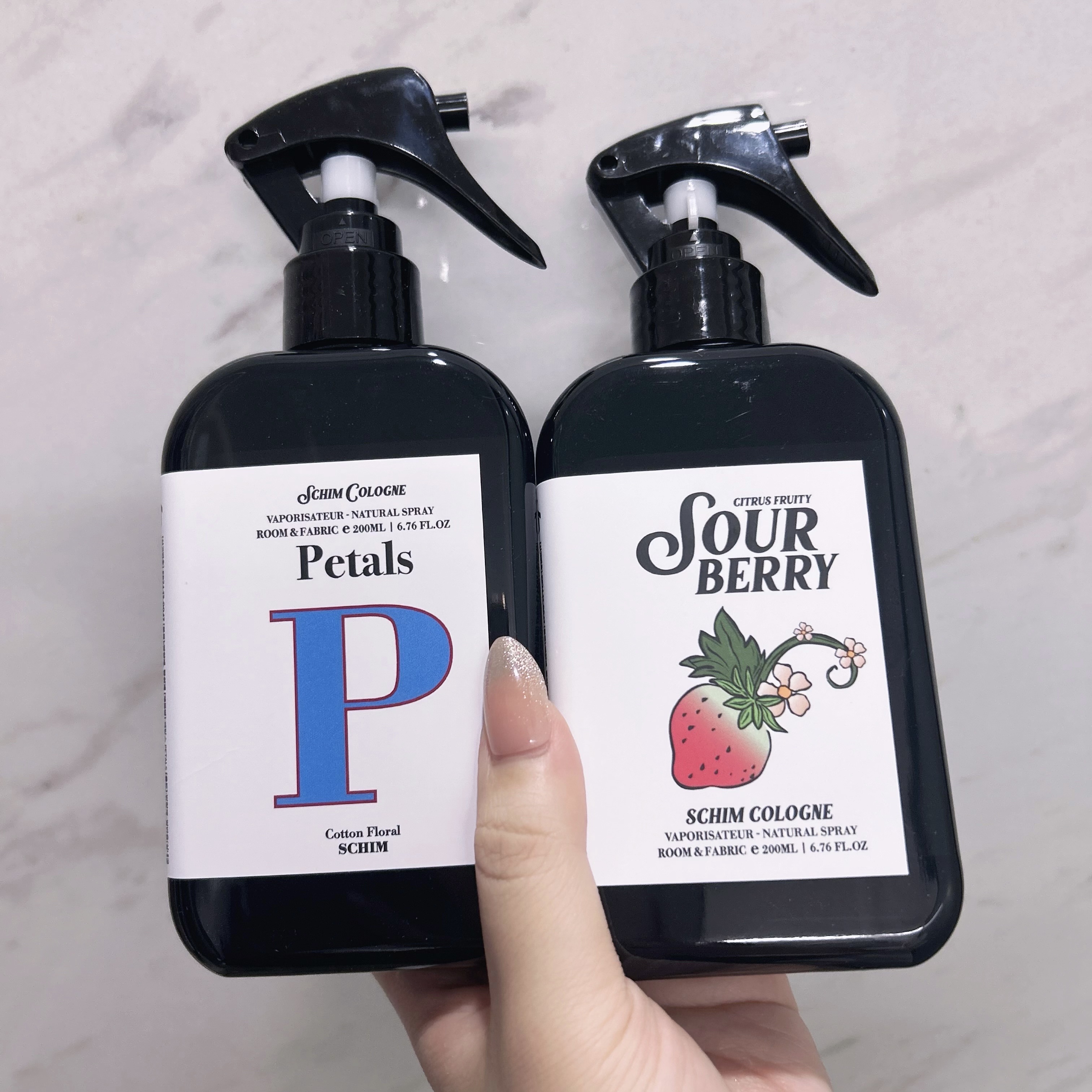 SCHIM ルーム＆ファブリックスプレー PETALSのクチコミ「SCHIM
ルーム＆ファブリックスプレー 
PETALS
SOURBERRY
1+1で¥4,7.....」（2枚目）