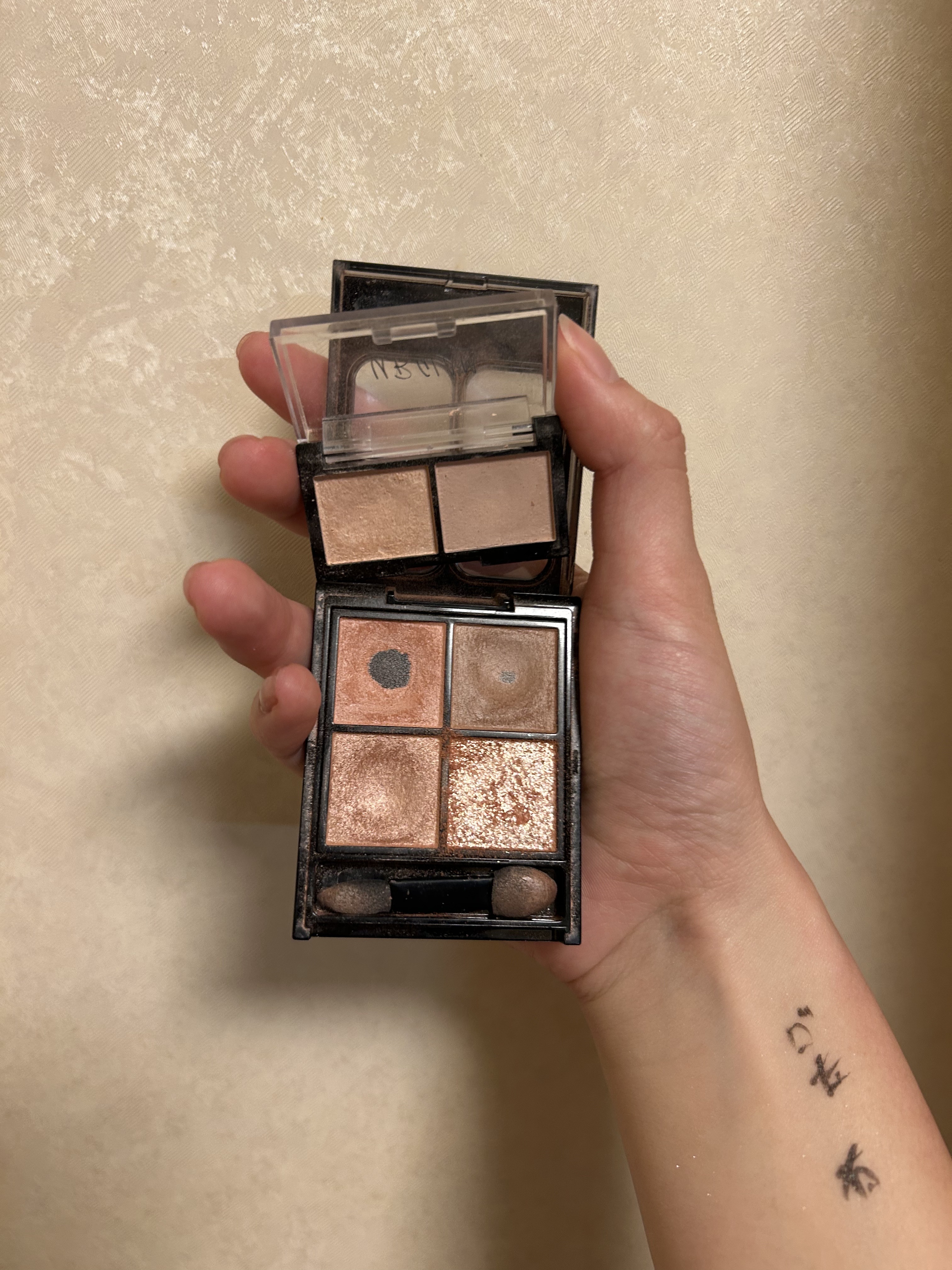 シルキーアイシャドウ 01 シルキーブラウン/U R GLAM/アイシャドウパレットを使ったクチコミ（1枚目）