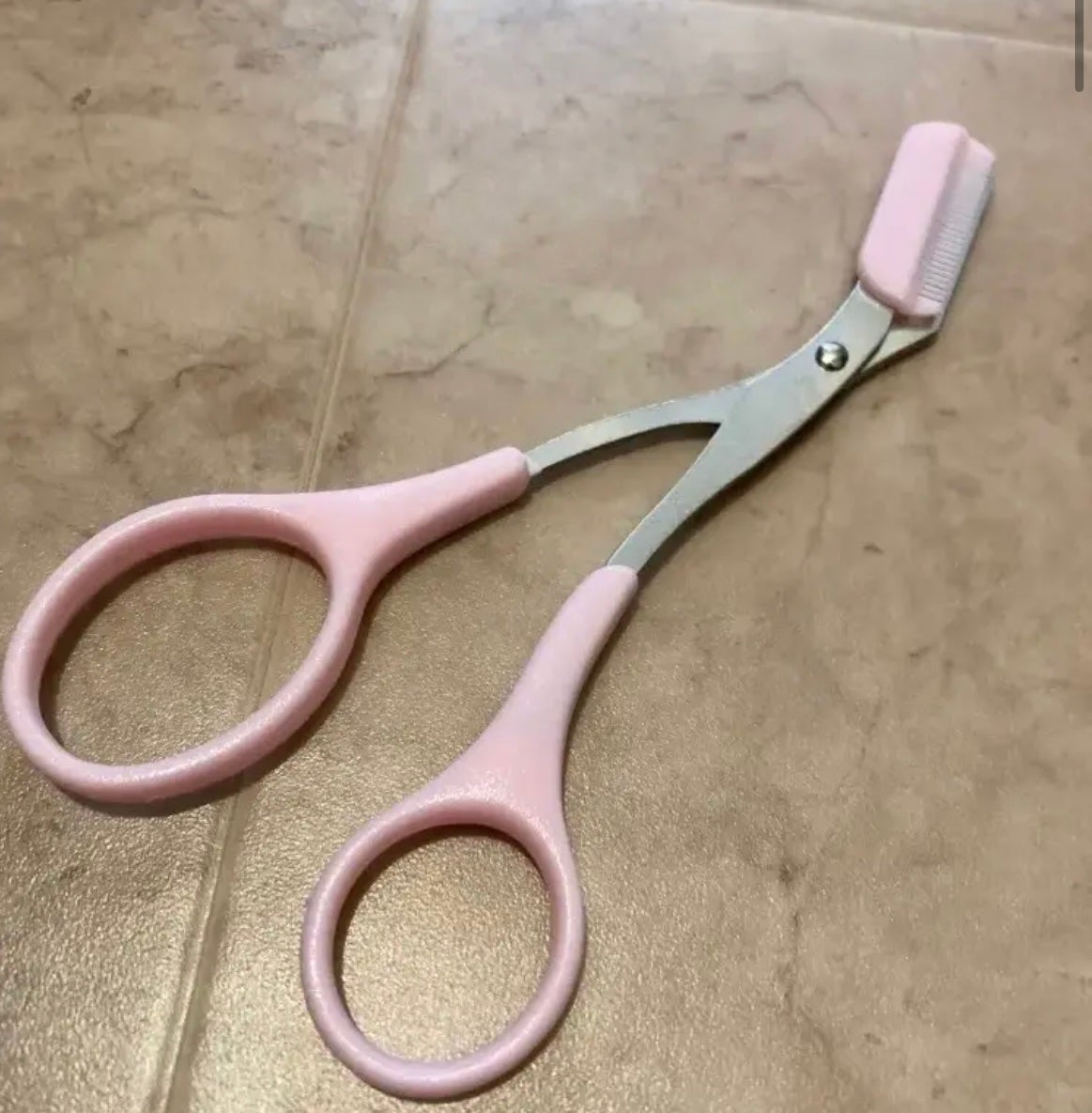 ぽんめぐ𓃠 on LIPS 「シーイン購入品。眉カットのハサミを購入しました☺️200円弱だ..」(1枚目)