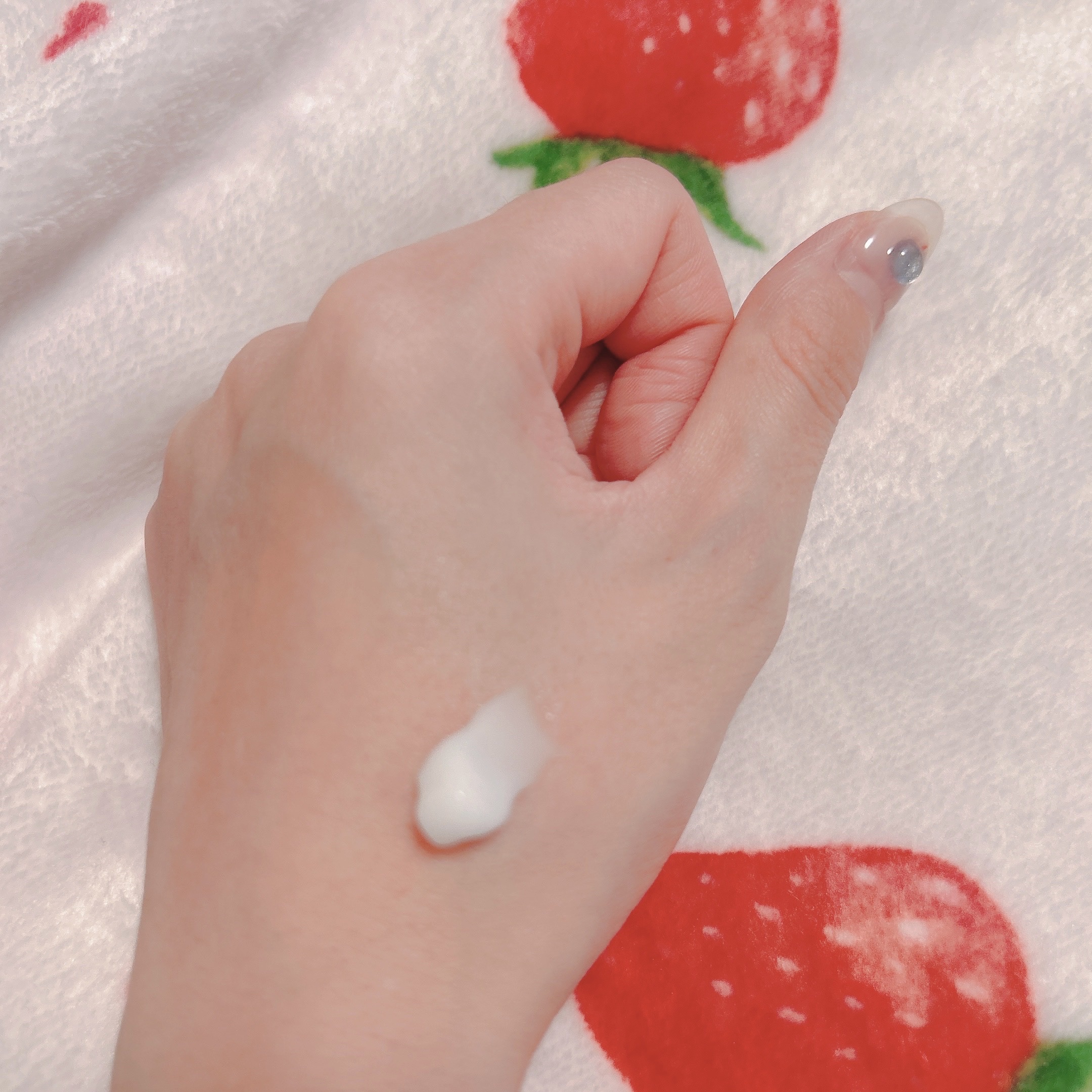 メイクミーハッピー ハンドクリーム WHITE/キャンメイク/ハンドクリームを使ったクチコミ（2枚目）