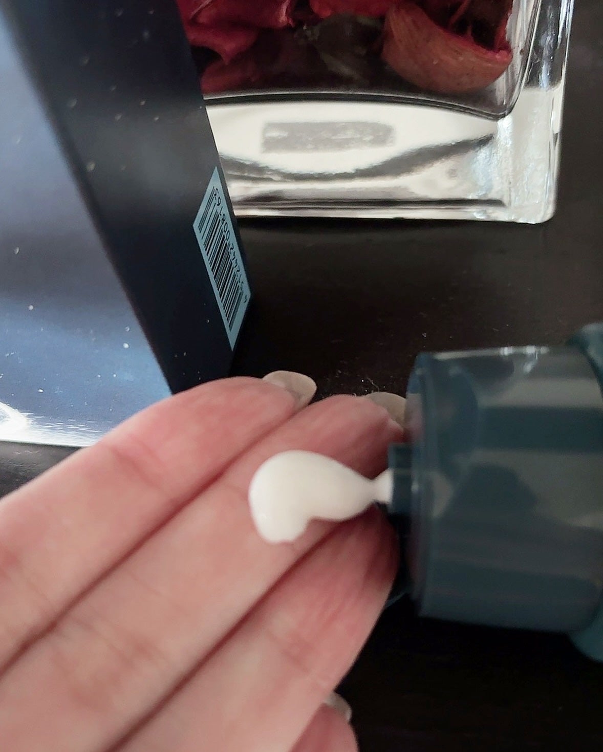 mochi ♡ →フォロバ on LIPS 「細部まで潤い、進化する髪へ♪わずか3日で5,000本完売!アウ..」(2枚目)