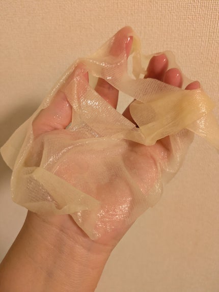 pink_gloss_qbpf on LIPS 「【VC+3ブライトニングバナナピールマスク】を使ってみたよ袋に..」(4枚目)