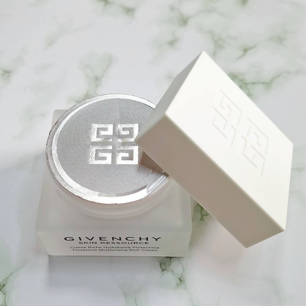 スキン リソース リッチ クリーム/GIVENCHY/フェイスクリームを使ったクチコミ(2枚目)