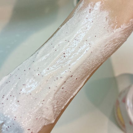 ダヴ ふわとろクリーミースクラブ ザクロ&シアバター/ダヴ/ボディスクラブを使ったクチコミ(4枚目)