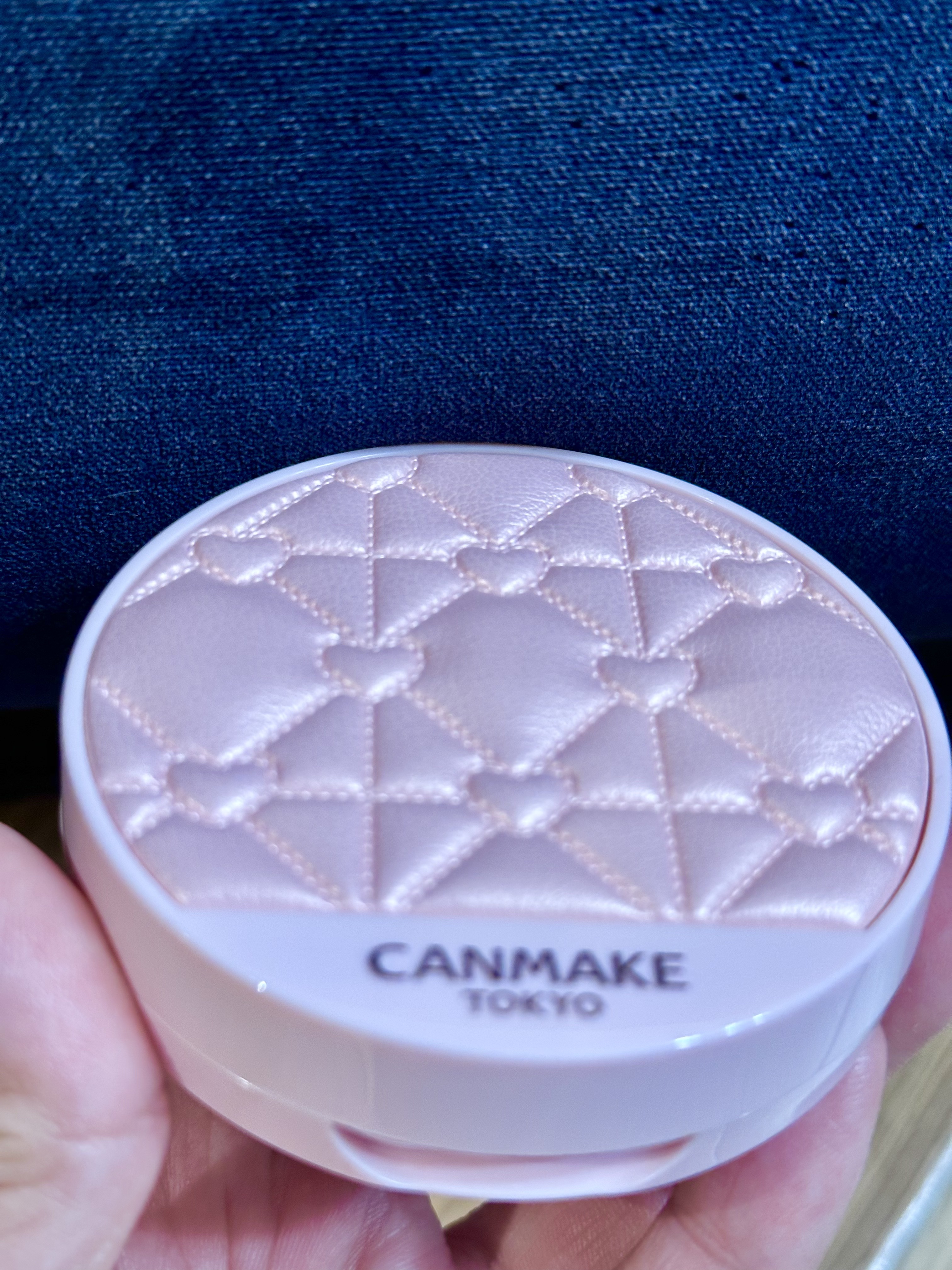 マシュマロフィニッシュパウダー　～Abloom～ 01 ディアレストブーケ（限定キルティング調容器）/キャンメイク/プレストパウダーを使ったクチコミ（2枚目）