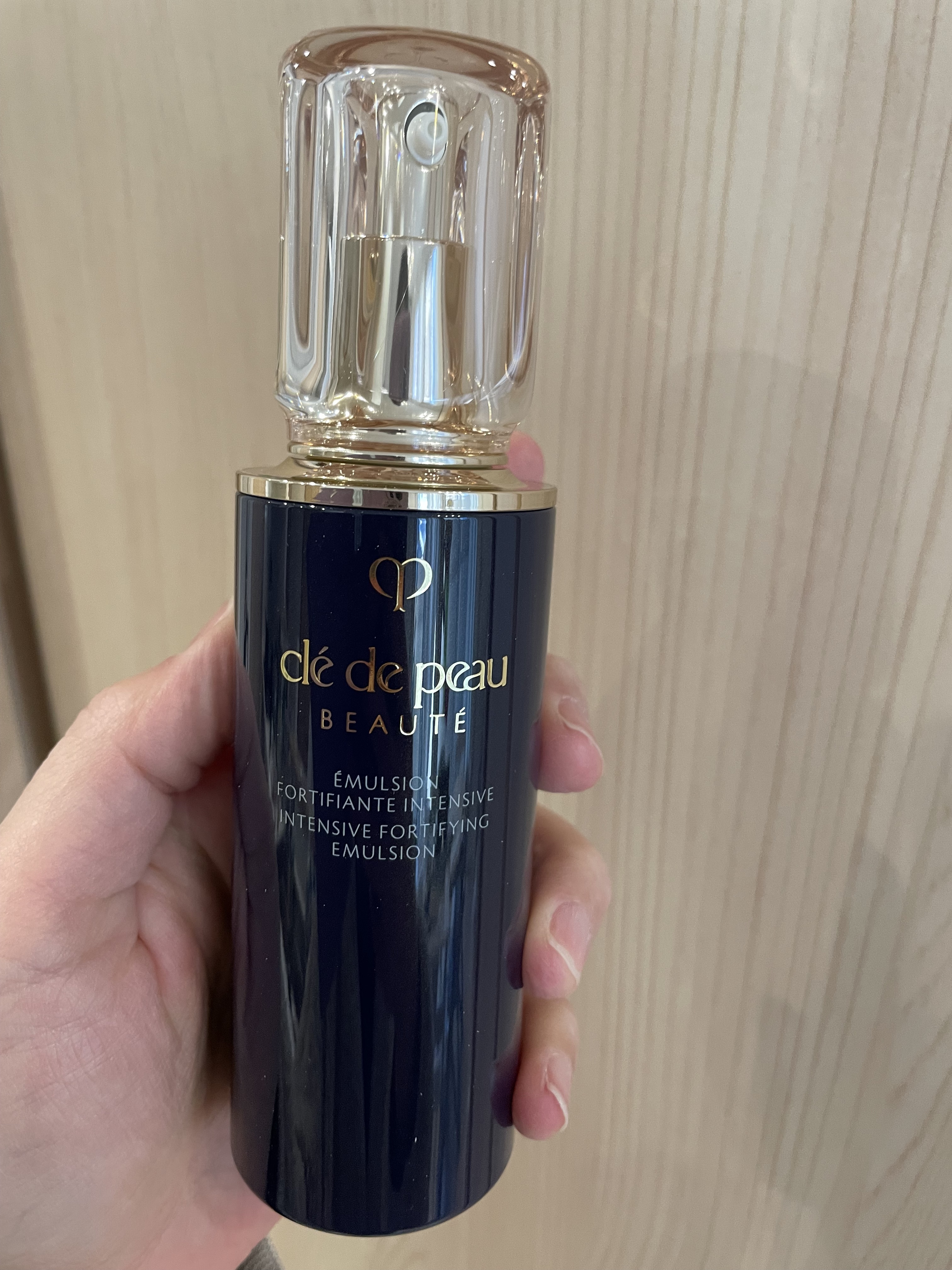 エマルションアンタンシヴｎ 本体/クレ・ド・ポー ボーテ/乳液を使ったクチコミ（1枚目）