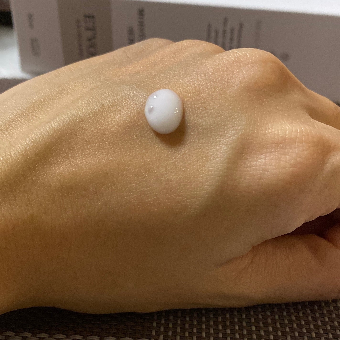 モイスチャライジングセラム/エトヴォス/美容液を使ったクチコミ(4枚目)