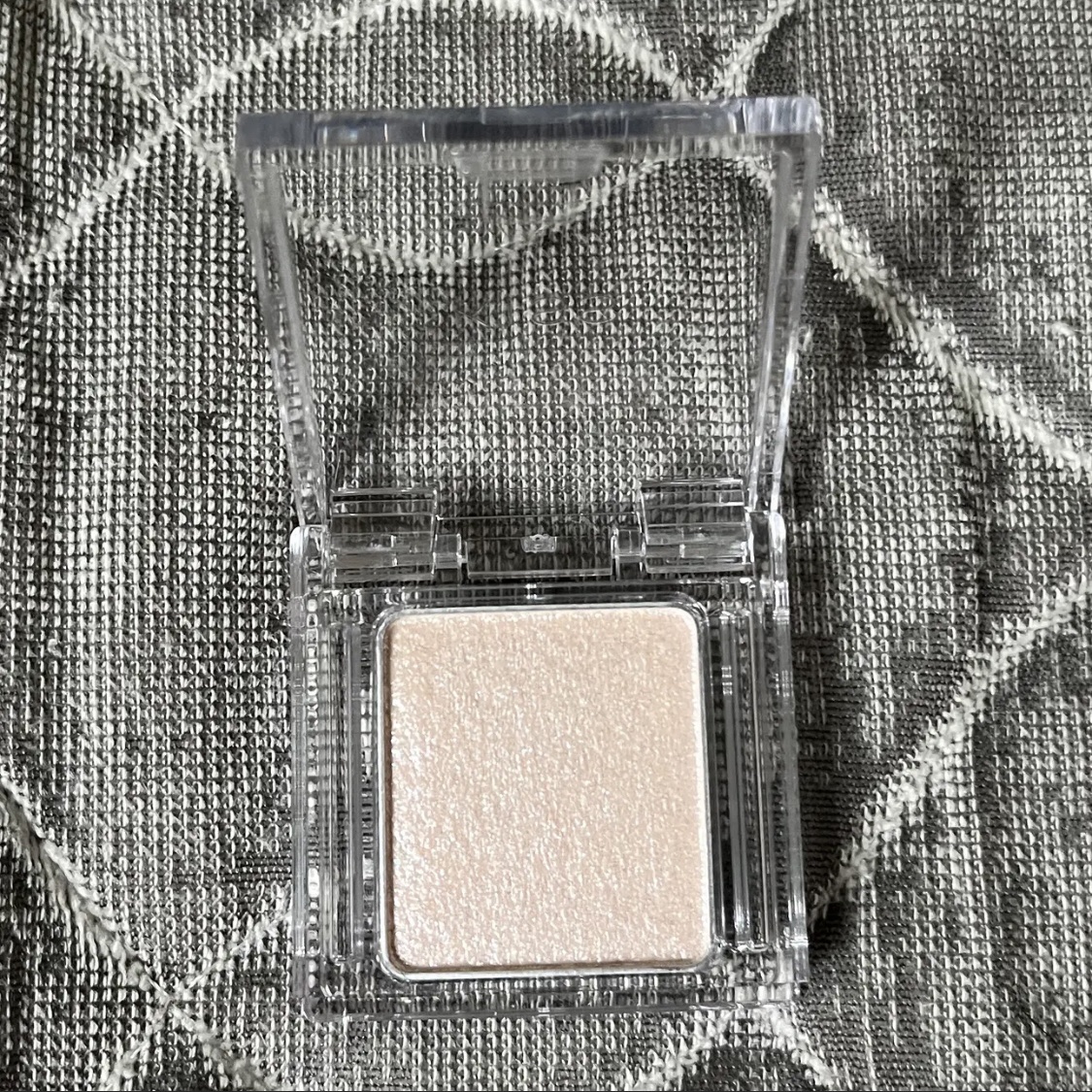 キス シアー グリッターアイズＮ/KiSS/単色アイシャドウを使ったクチコミ（3枚目）