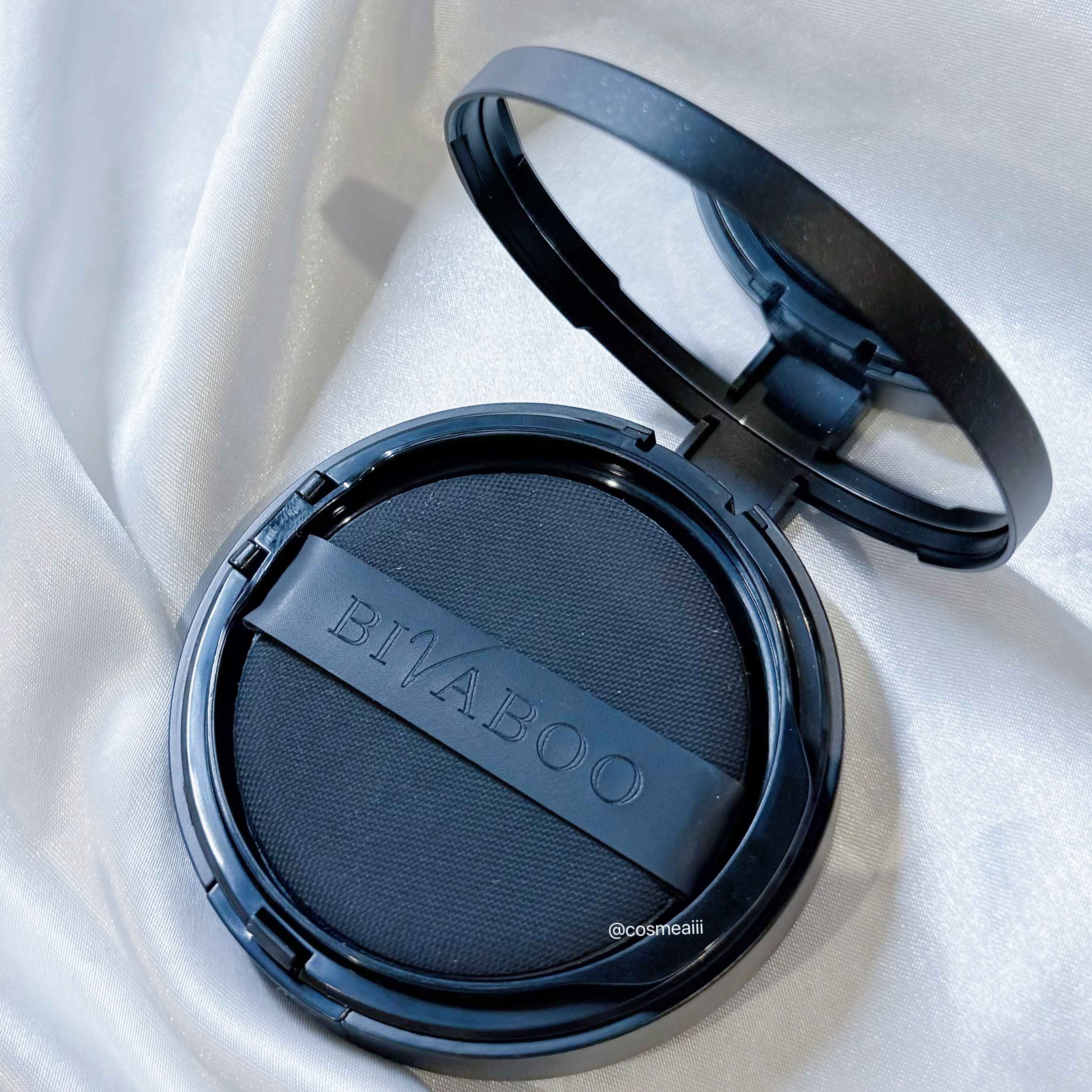 ベルベットジュエルクッション 10 ライト(ケース＋リフィル)/BIVABOO/クッションファンデーションを使ったクチコミ（2枚目）