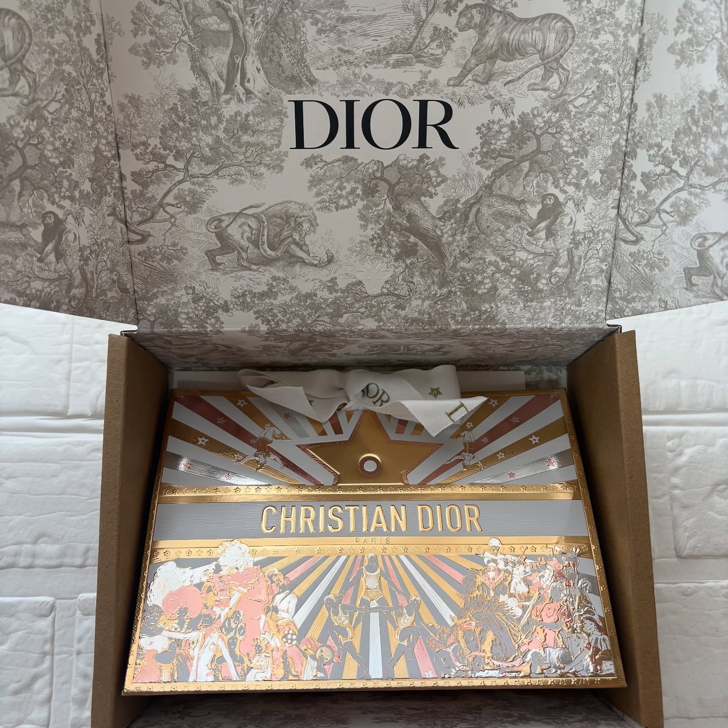 ディオールショウ サンク クルール（ホリデーコレクション 2025 限定品）/Dior/アイシャドウを使ったクチコミ（3枚目）