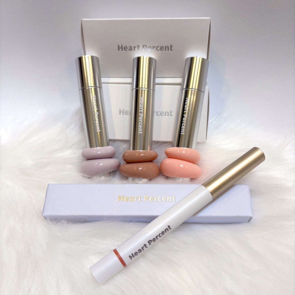 ♡.*･ﾟ┈┈┈┈┈┈┈┈┈┈┈┈┈┈┈ﾟ･*.♡

#PR

ハートパーセント

✔ワンウェイグロイティント
💜02ペールモーブ
🍑09ピーチミルク
🧸14テディモカ

✔リップペンシル
🥀07 ドライローズ

♡.*･ﾟ┈┈┈┈