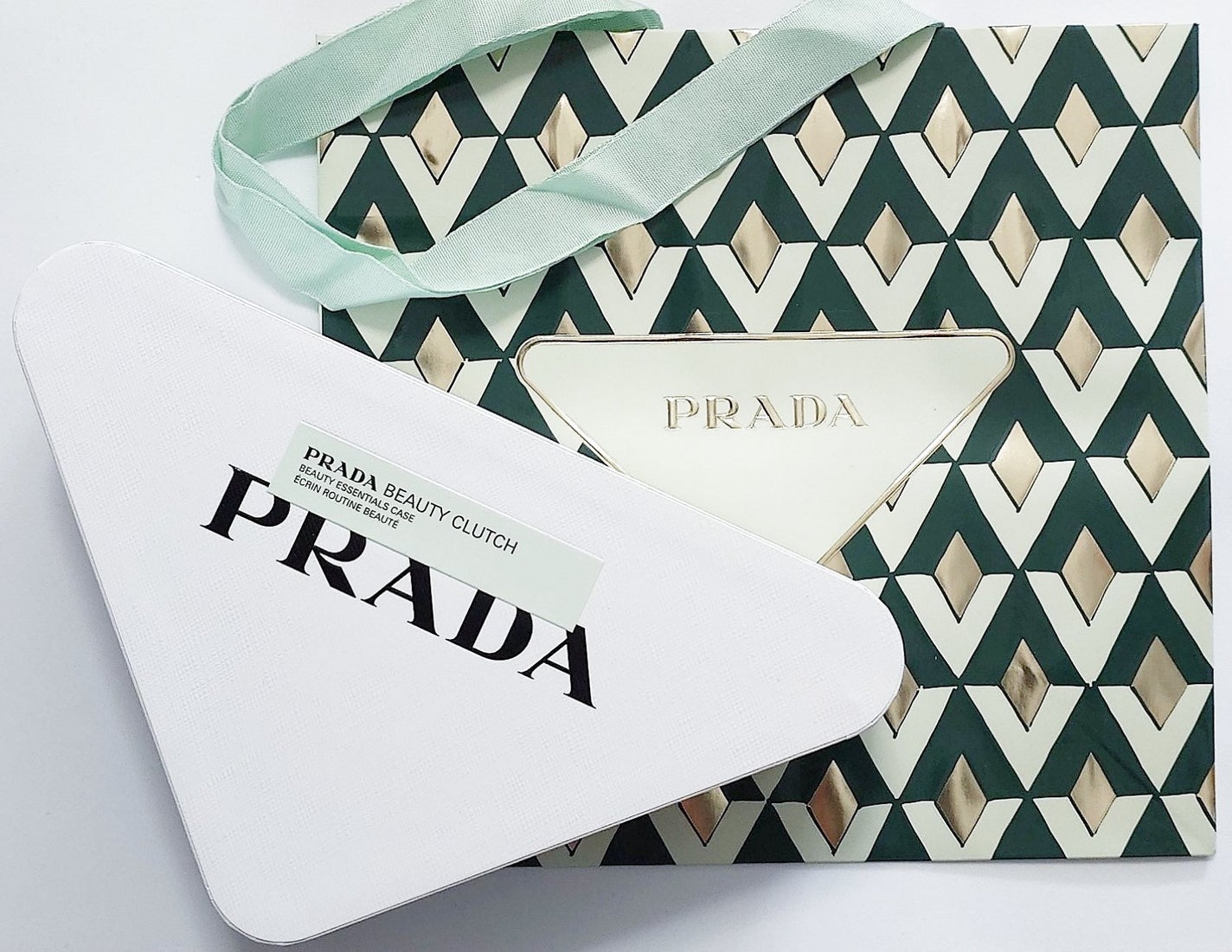 プラダ ビューティ クラッチ セット/PRADA BEAUTY/メイクアップキットを使ったクチコミ(6枚目)