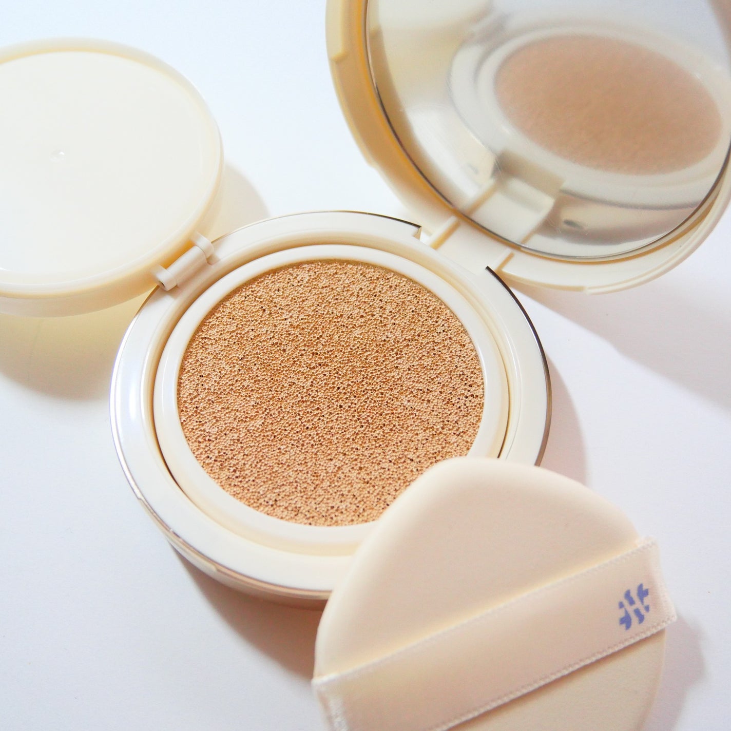 マスターフィットクッション/#HANHYUNJAE/クッションファンデーションを使ったクチコミ(3枚目)