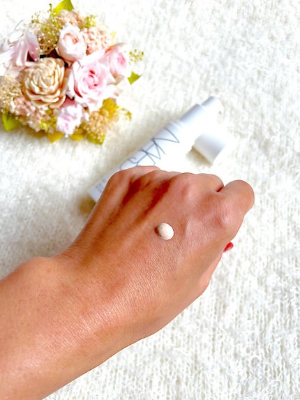 ライトリフレクティング トーンアップヴェール/NARS/化粧下地を使ったクチコミ(2枚目)