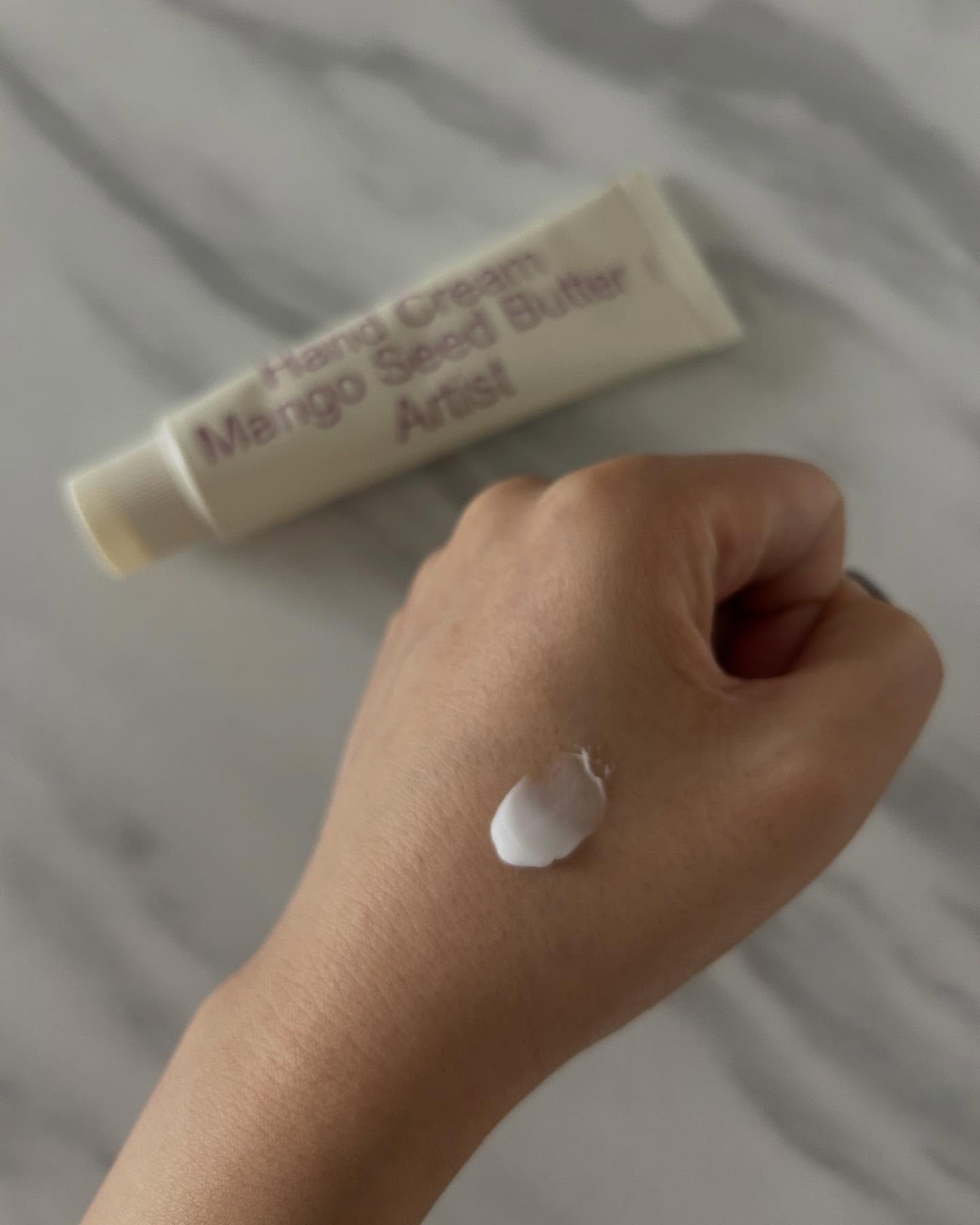 ヘトラス マンゴーシードバター パフューム ハンドクリーム/hetras/ハンドクリームを使ったクチコミ（2枚目）