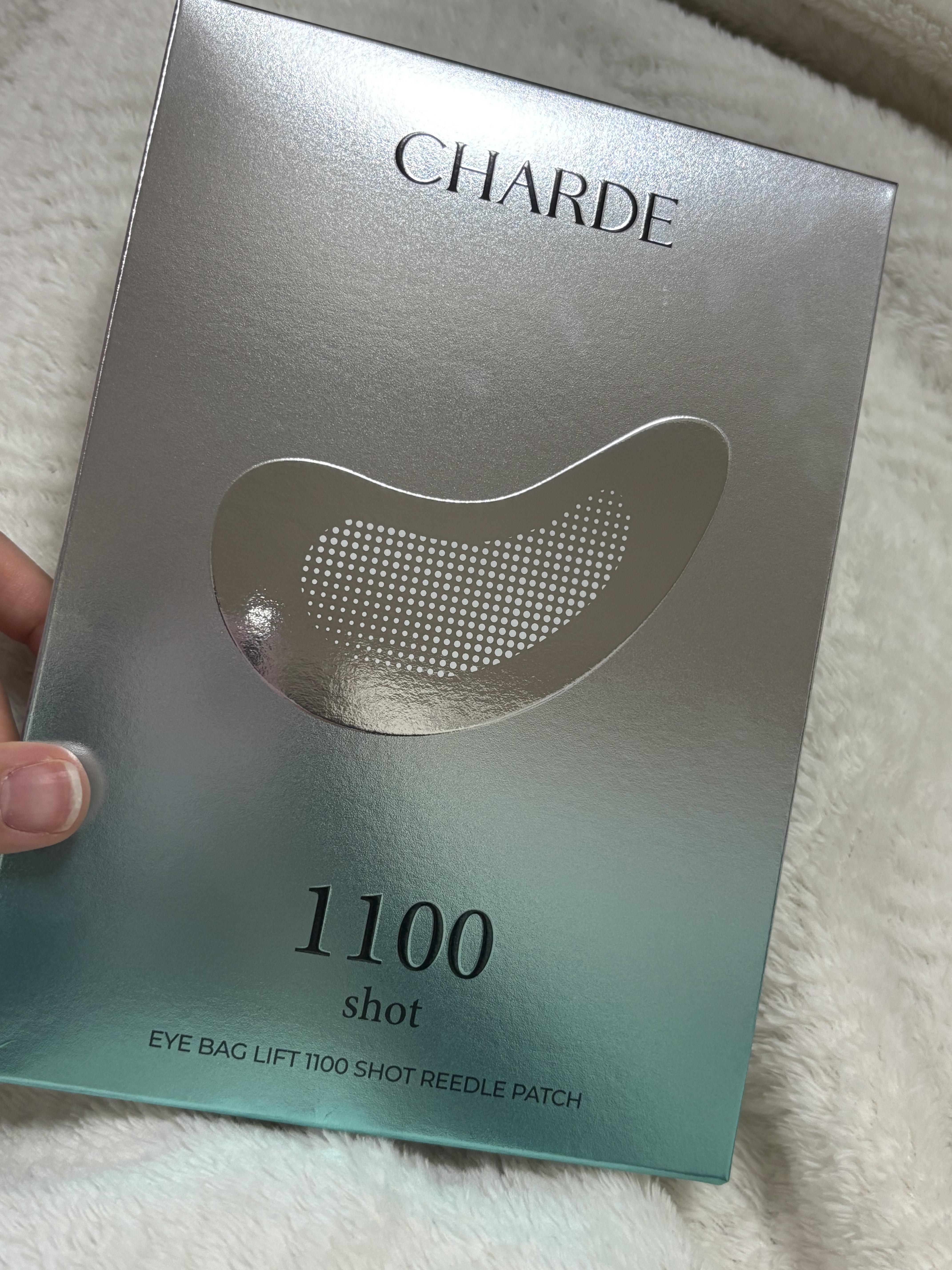 
💡ニードルアイパッチ(別称：夜更かレスキューパッチ）

夜更かししちゃった翌日に使用してみました✨️
貼り付けると少しだけチクチク感がありますが気にならない程度と感じます。
使用後は少し目元がふっくらしたような感じがしました❤️‍🔥
