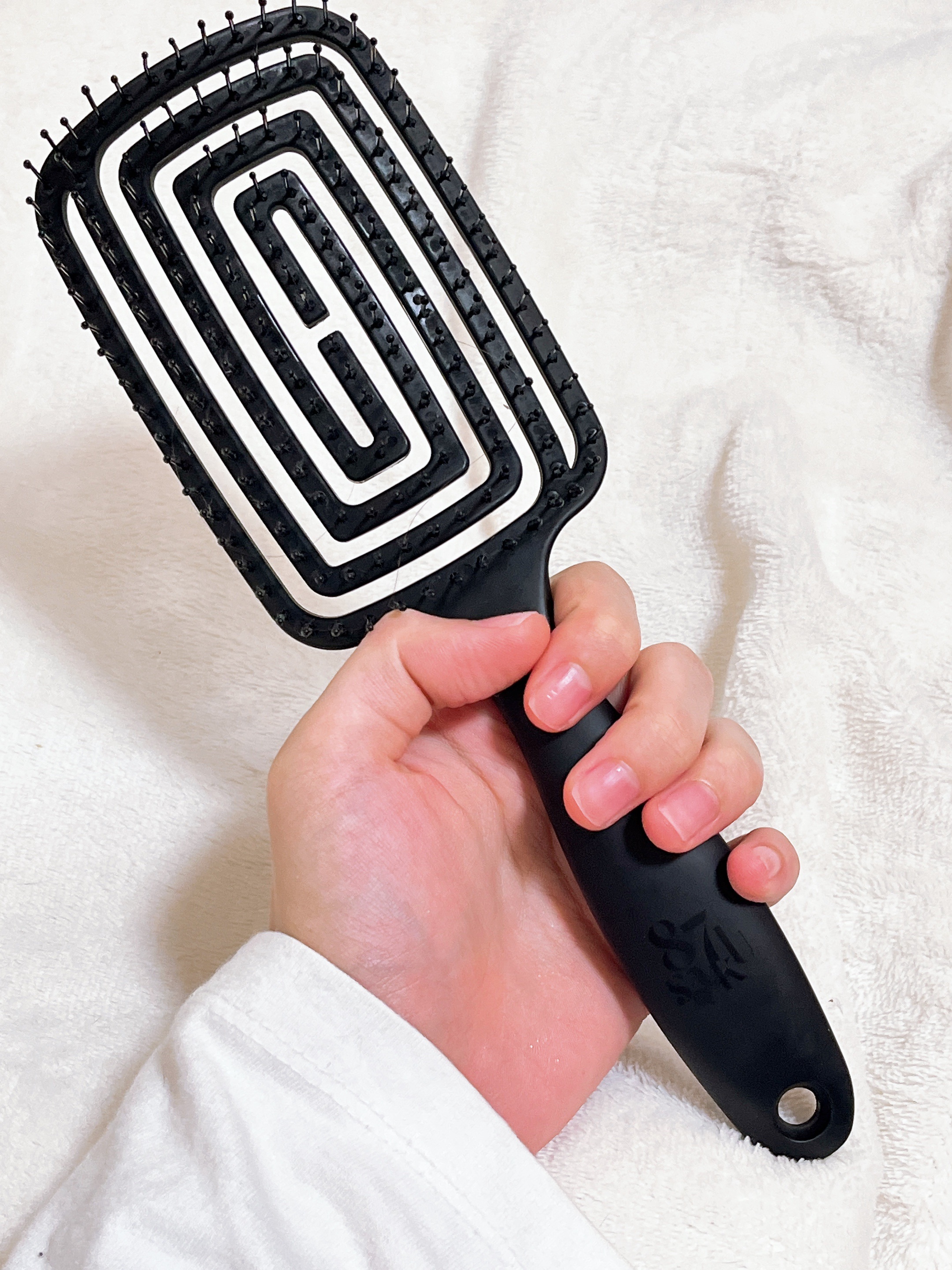 【PR】

最近ドライヤーの時間が半分くらいになったかも…？！💨✨
そんな救世主みたいなブラシがこちら🪮
👉 87saku（ハナサク）速乾ブラシ

🔗 https://www.amazon.co.jp/dp/B0F997CKZ6

