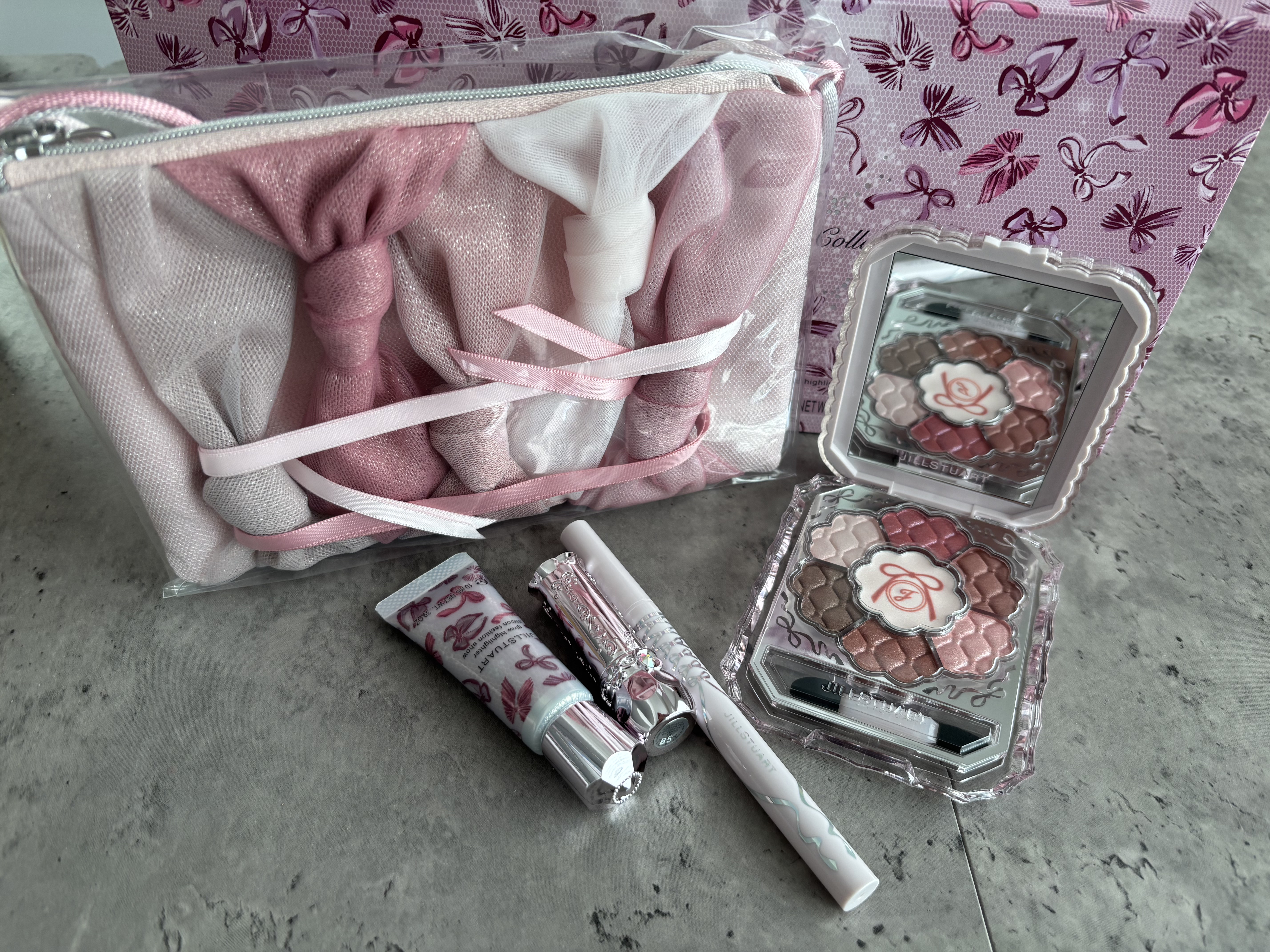 ジルスチュアート　リボンファッションショー コレクション/JILL STUART/メイクアップキットを使ったクチコミ（1枚目）