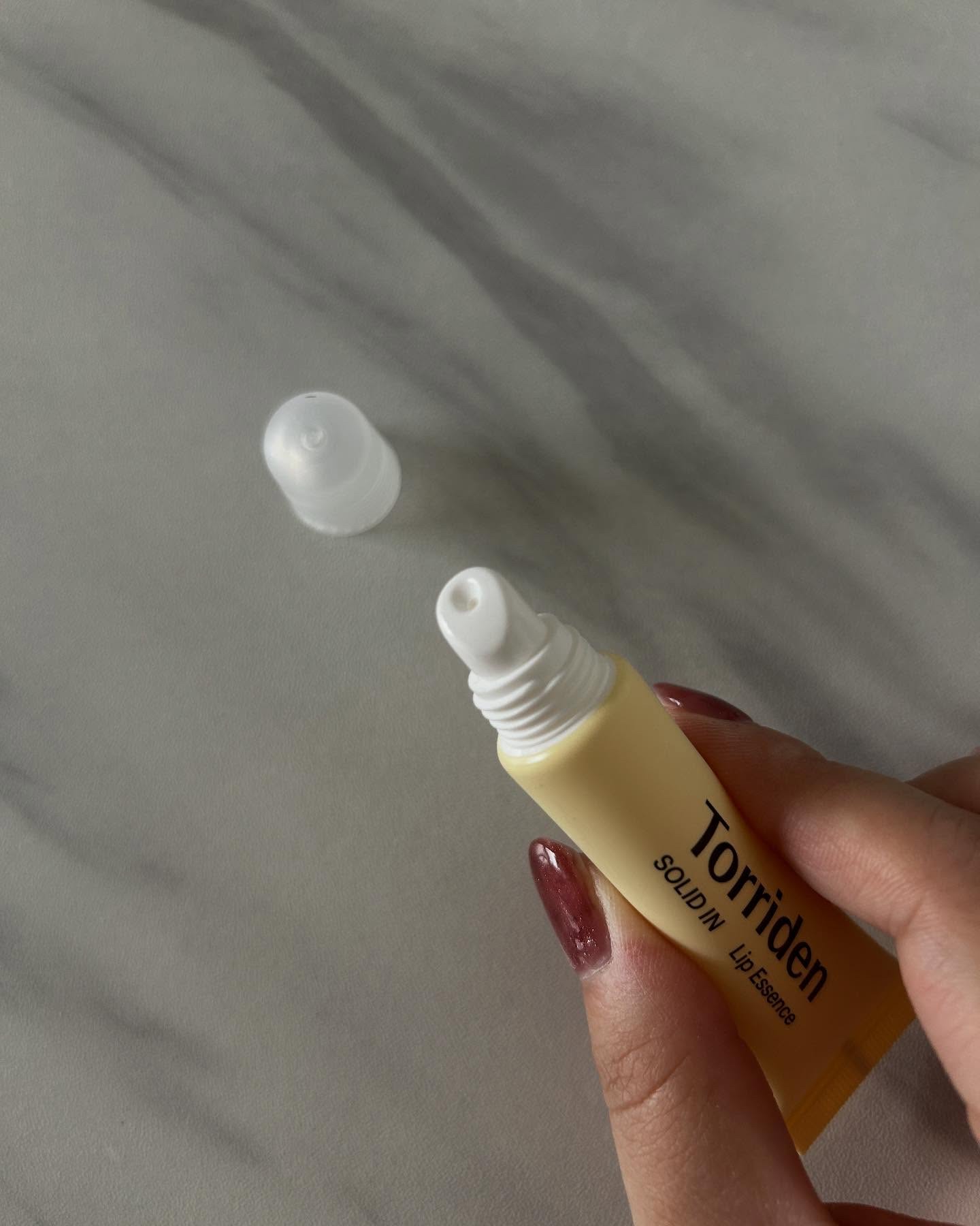 ソリッドイン リップエッセンス/Torriden/リップ美容液を使ったクチコミ（2枚目）