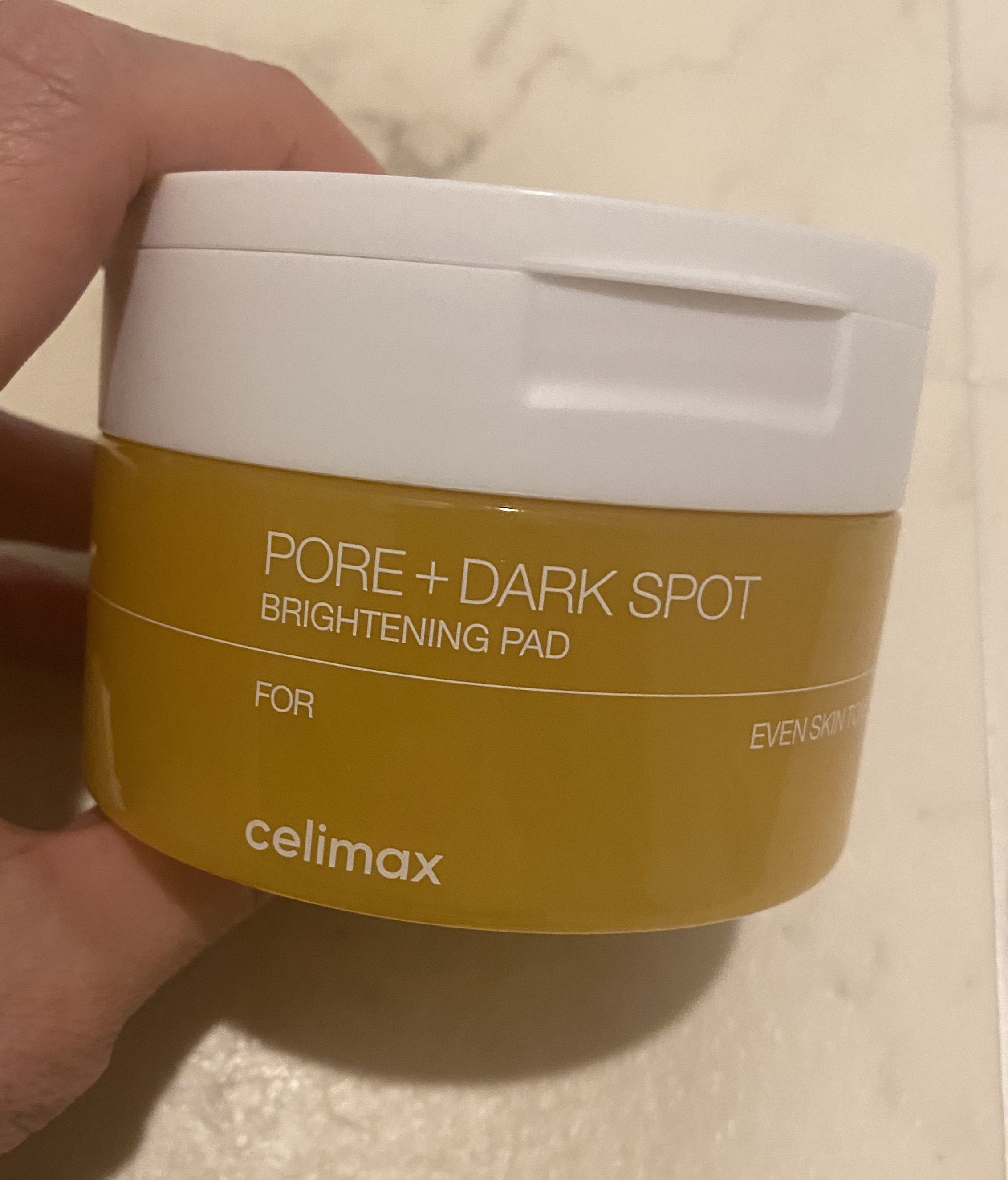 ⭐️celimax　ポアブライトニング シミケア パッド

使い切り。
最初から最後まで美容液たっぷりで、しっかり保湿できるパッドでした。すごく柔らかい肌触りで、伸びる生地なので、目の下や顎周りなどにピッタリ密着させることができてよかった。