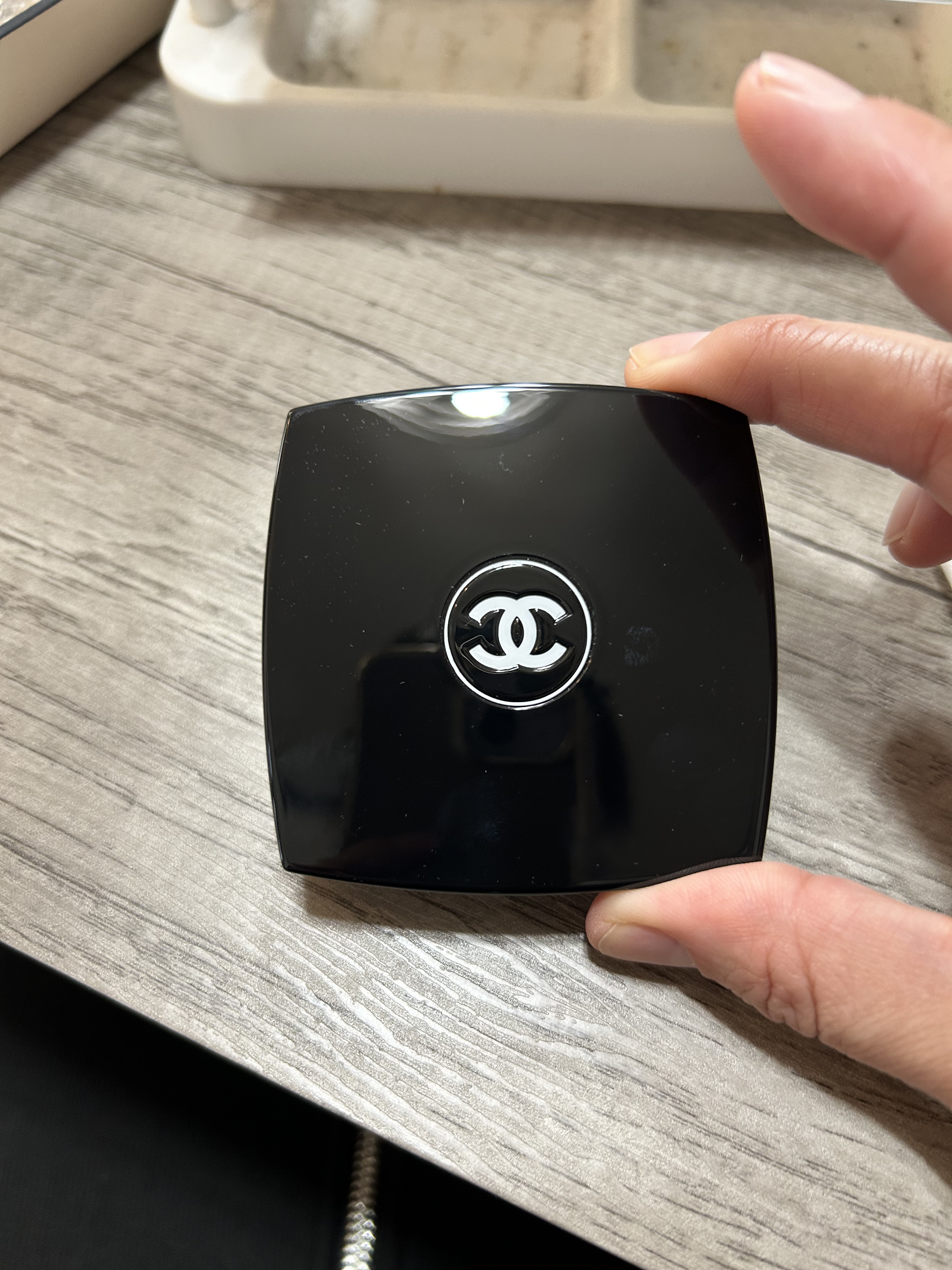 レ キャトル オンブル ブトン/CHANEL/アイシャドウパレットを使ったクチコミ（3枚目）