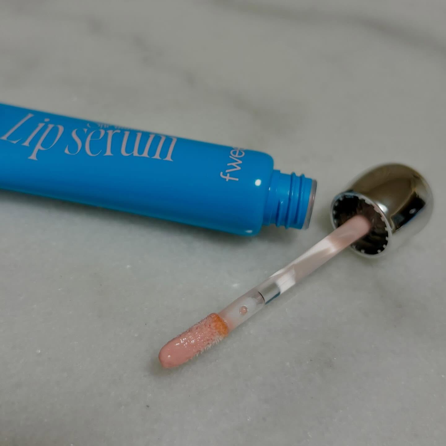 フィー ワンミニッツレディ リップセラム/fwee/リップ美容液を使ったクチコミ（2枚目）