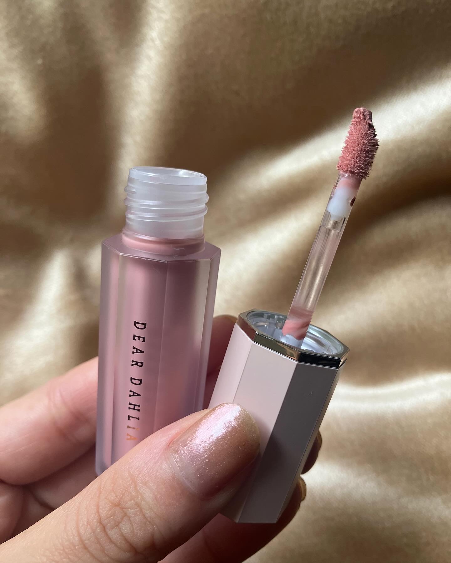 ペタルドロップリキッドブラッシャー/DEAR DAHLIA/リキッドチークを使ったクチコミ（2枚目）