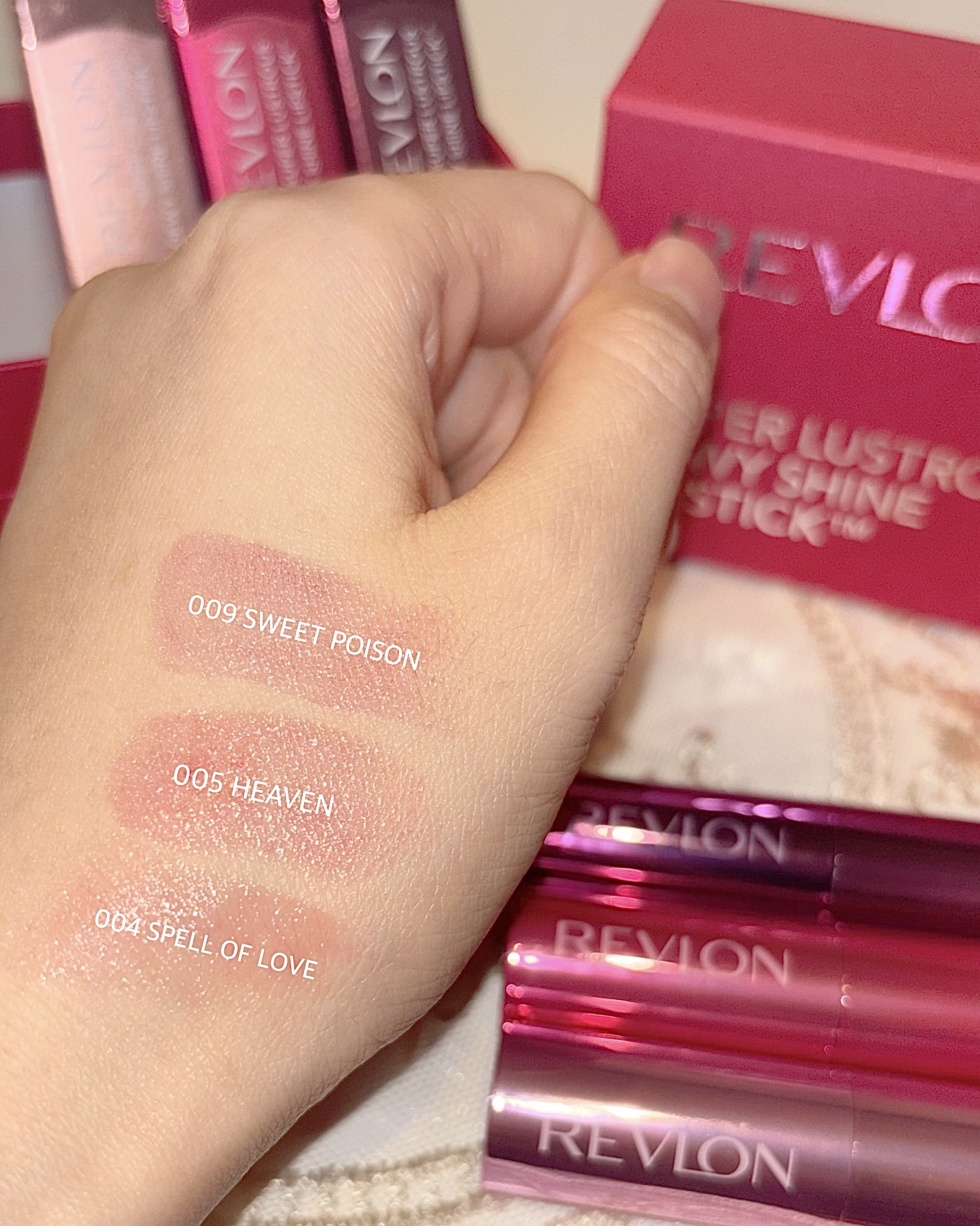 レブロン スーパー ラストラス デューイ シャイン リップスティック/REVLON/口紅を使ったクチコミ（3枚目）