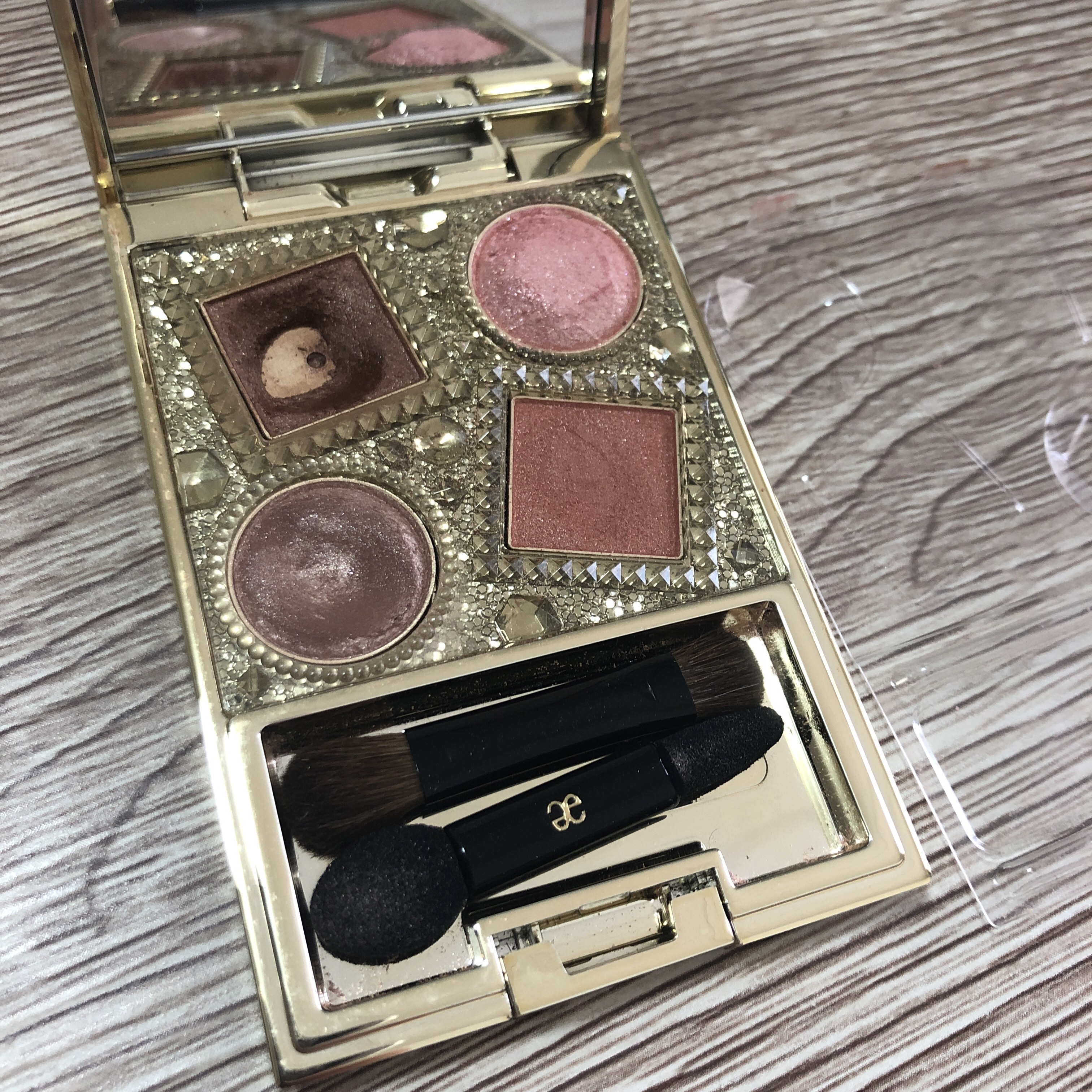 エレガンス ヌーヴェル アイズ 06/Elégance/アイシャドウパレットを使ったクチコミ（1枚目）