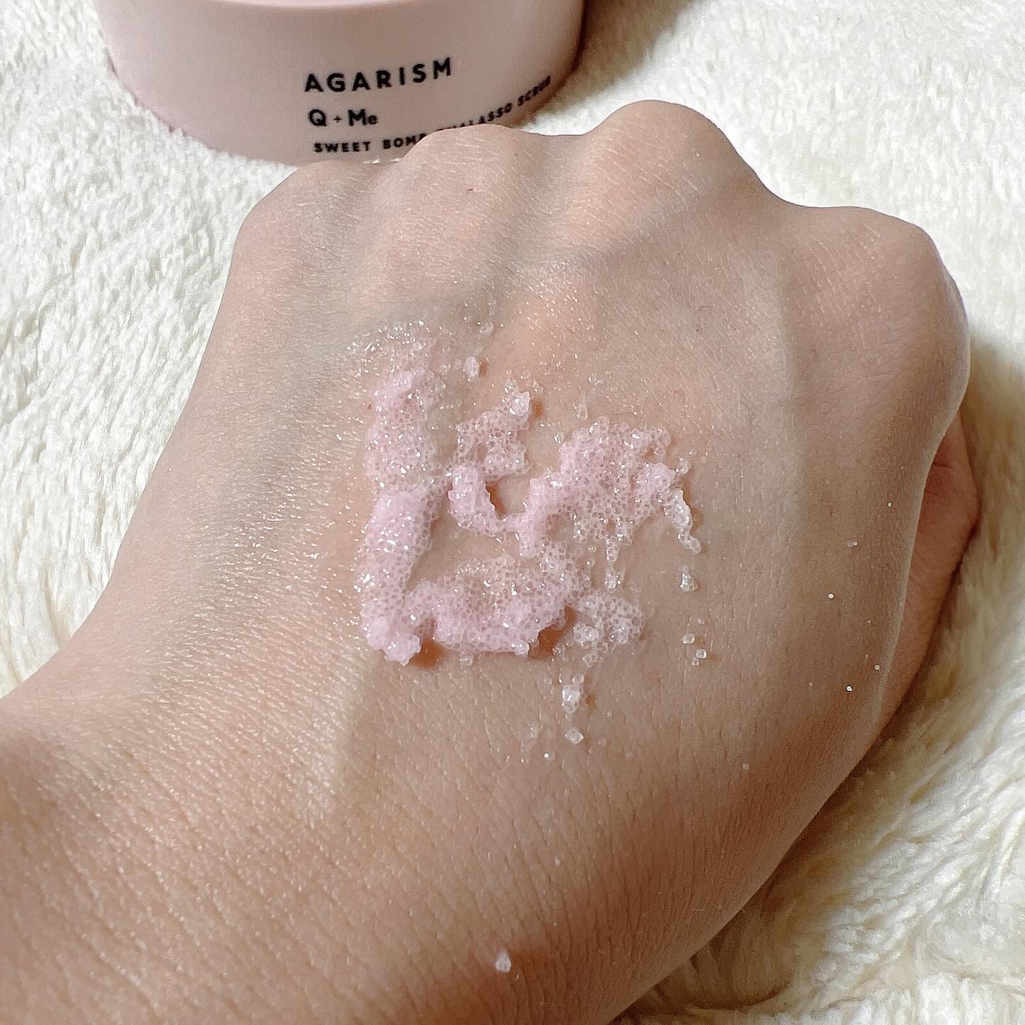 Q+Me スウィート ボム タラソ スクラブ/AGARISM/バスト・ヒップケアを使ったクチコミ（2枚目）