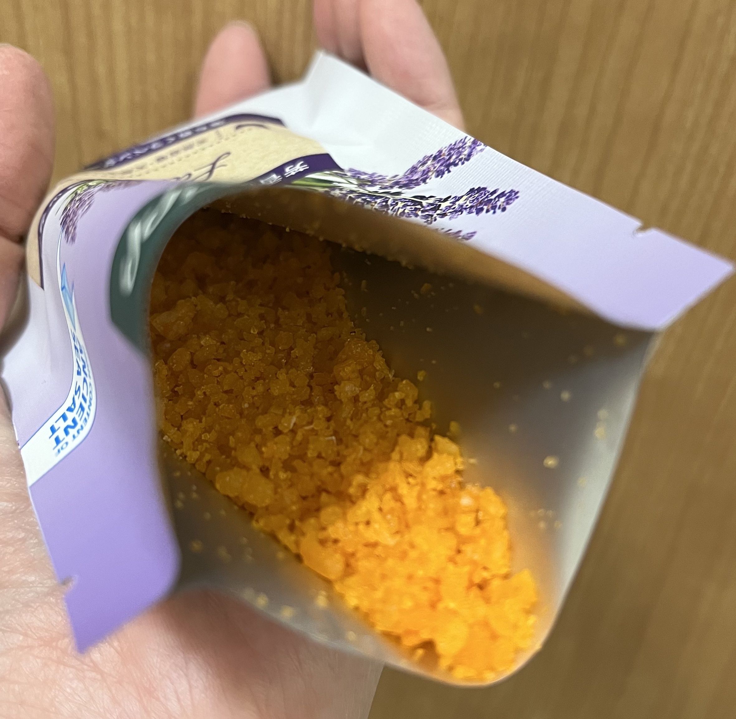 クナイプ バスソルト ラベンダーの香り/クナイプ/無機塩系入浴剤を使ったクチコミ（2枚目）