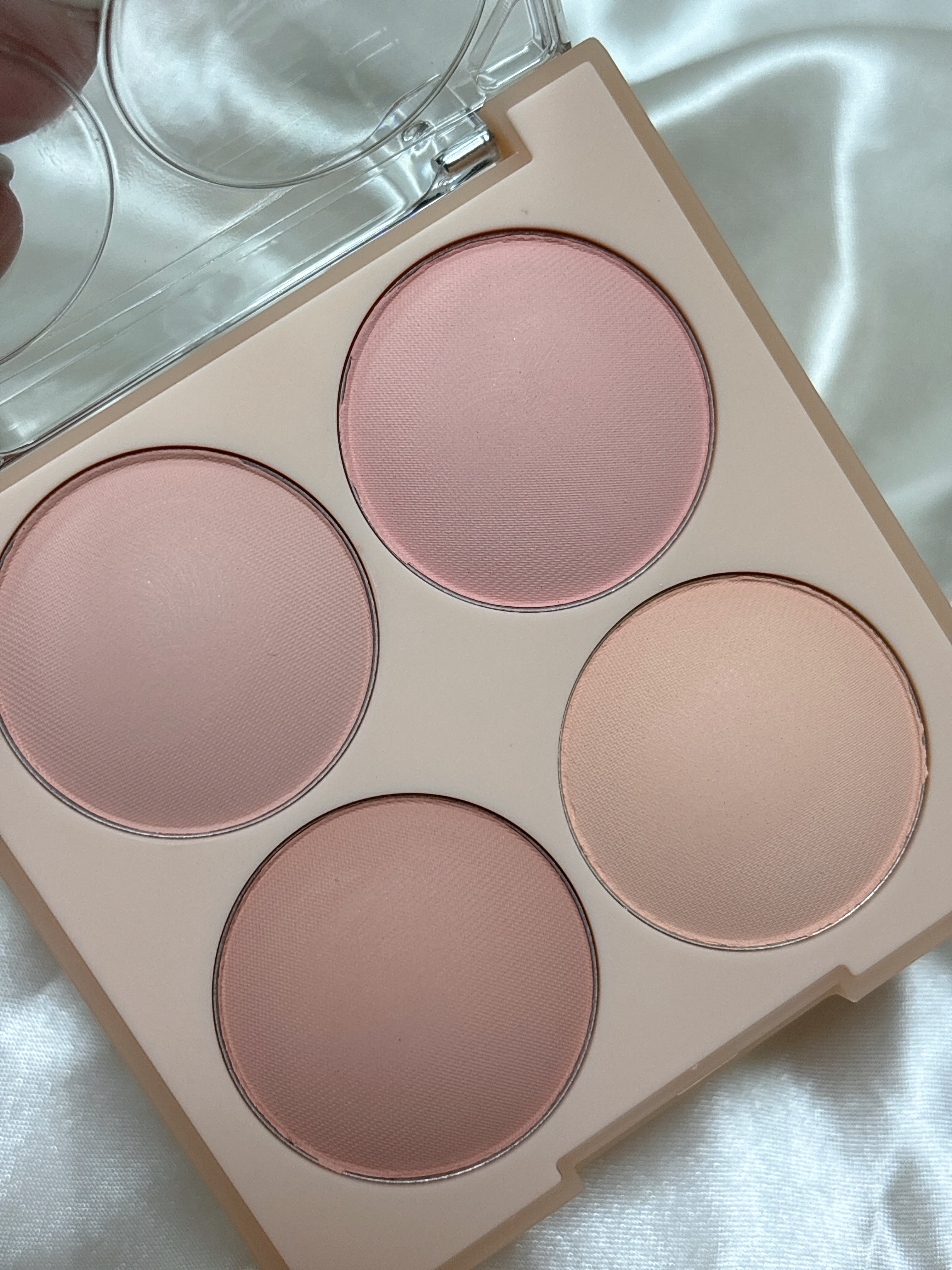 ブレンディングムードチーク/dasique/パウダーチークを使ったクチコミ（2枚目）