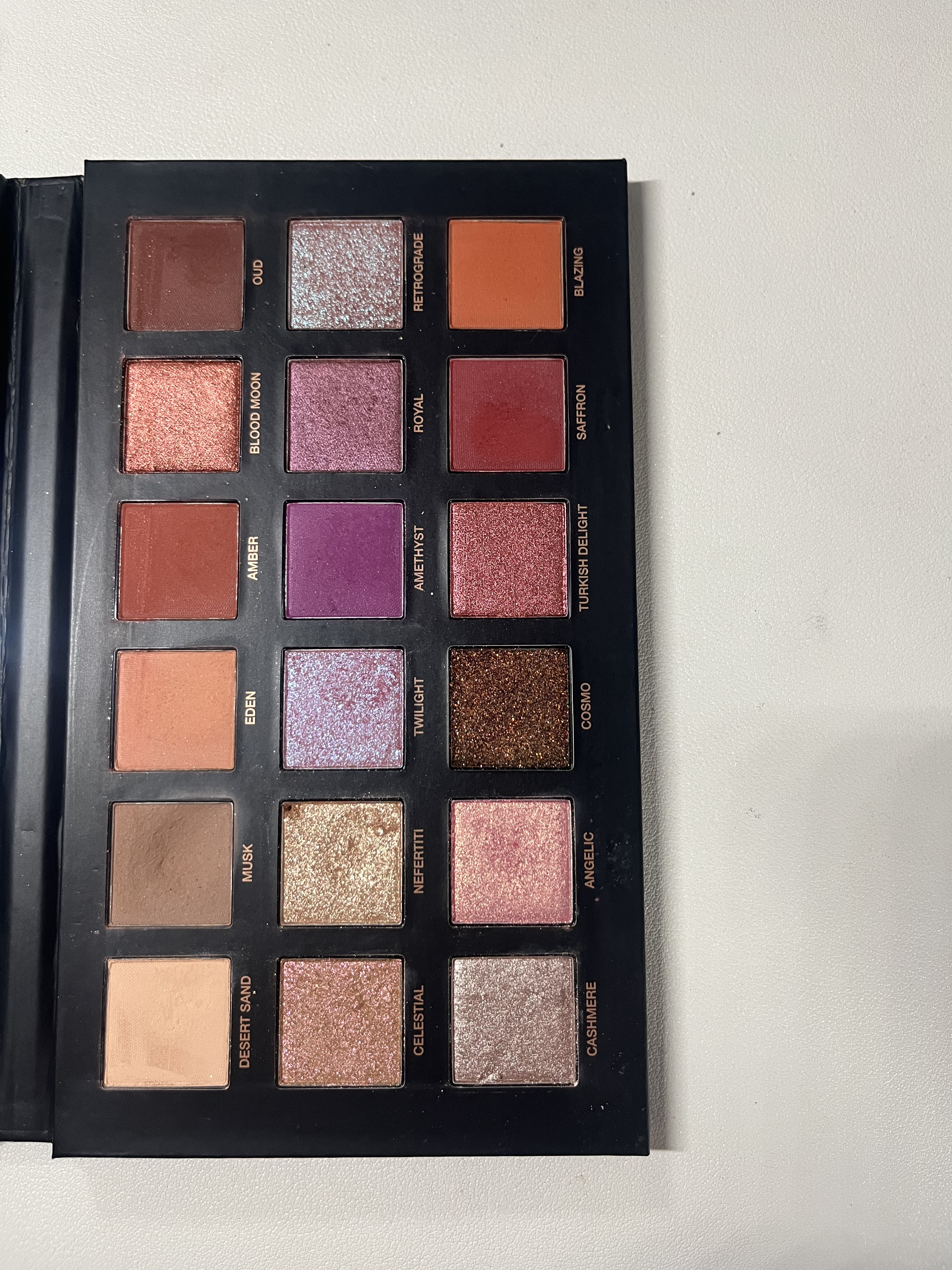 フーダビューティ デザート ダスク アイシャドウパレット/Huda Beauty/アイシャドウパレットを使ったクチコミ（1枚目）