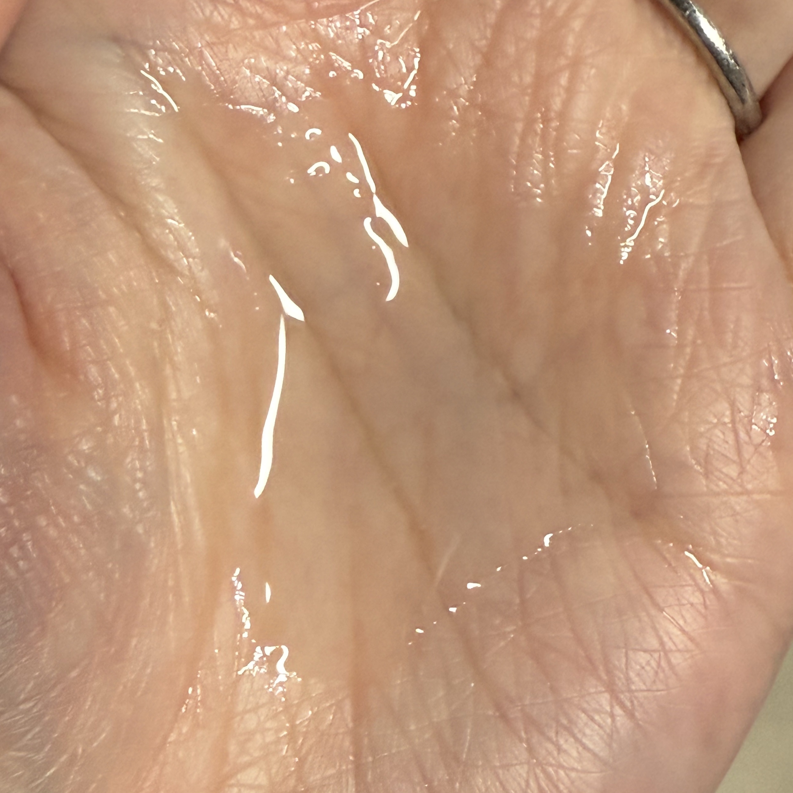 ジョンソン ベビーオイル 無香料/ジョンソンベビー/ボディオイルを使ったクチコミ（2枚目）