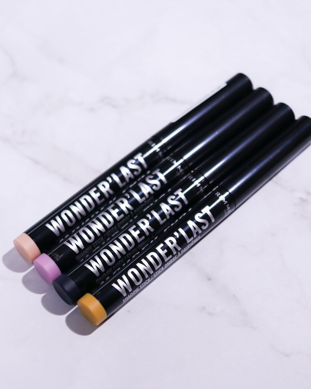 ワンダー ラスト アイシャドウ スティック クリーミーマット/リンメル ロンドン/スティックアイシャドウを使ったクチコミ（2枚目）