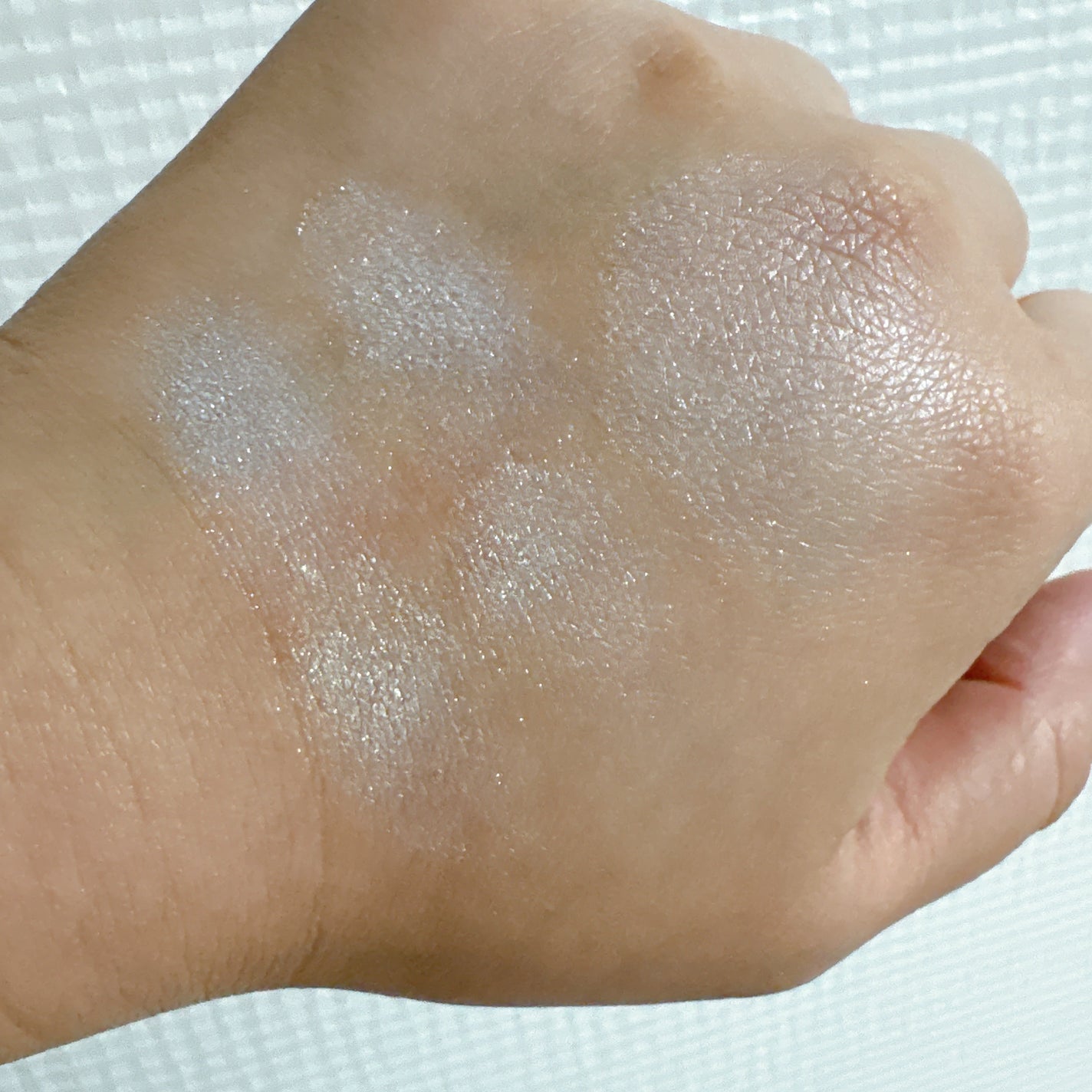 パールグロウハイライト SP3/CEZANNE/ハイライトを使ったクチコミ(4枚目)