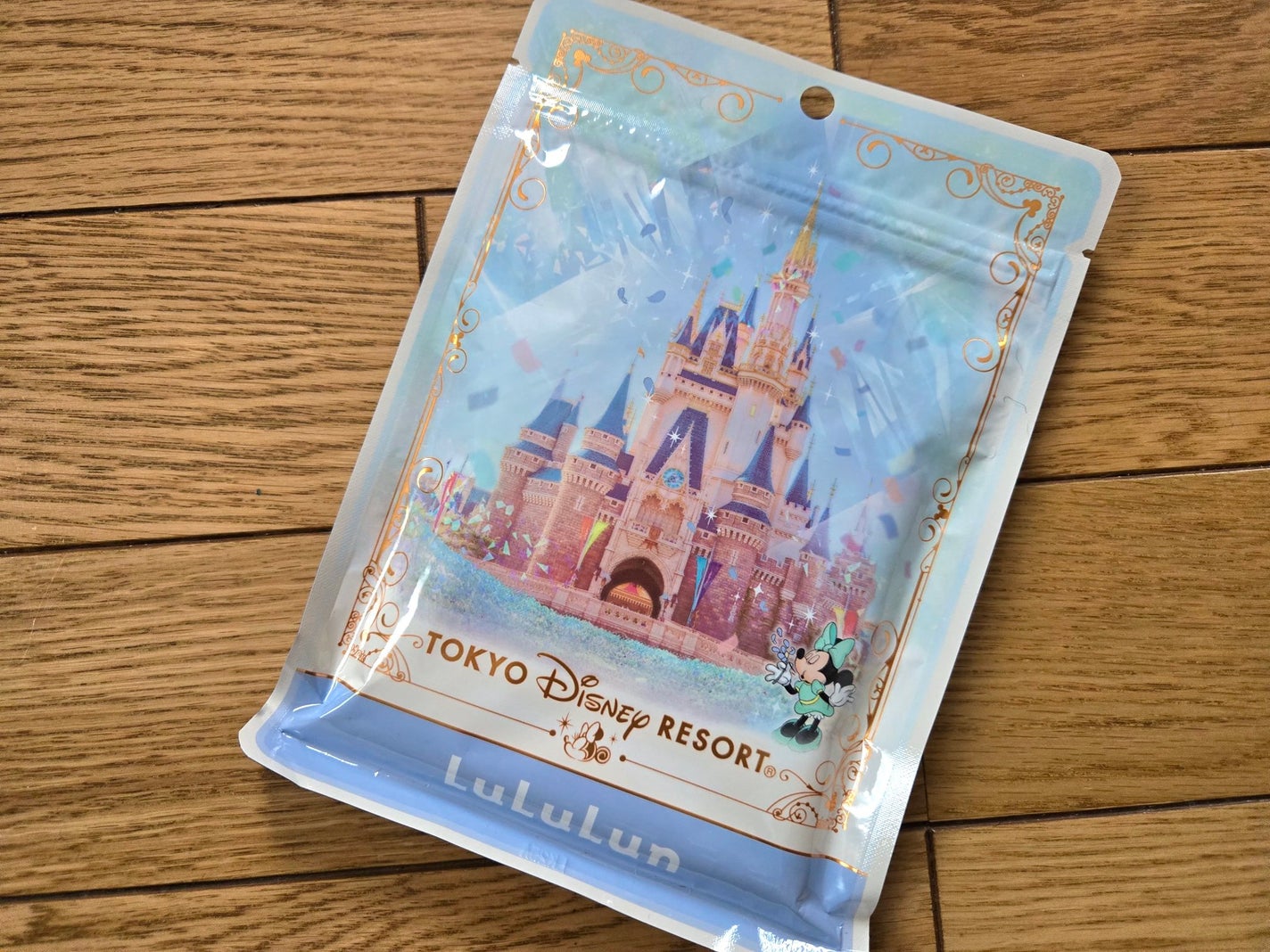 NKN*** on LIPS 「ルルルンのフェイスマスク。こちらはディズニーリゾートのお土産と..」(1枚目)