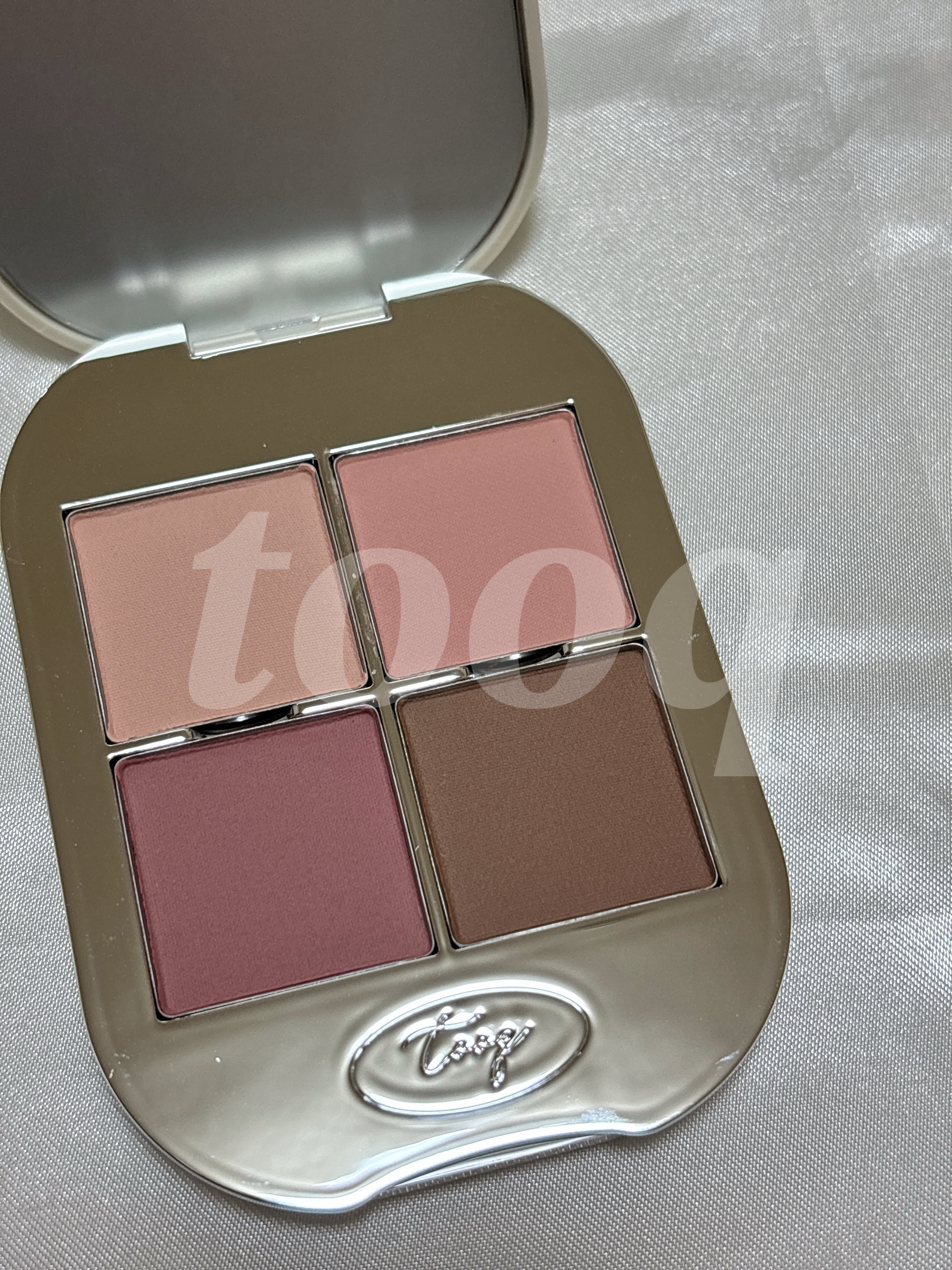 ワンバイジェニュインマグネティックアイシャドウ ４色パレット/Tooq/アイシャドウパレットを使ったクチコミ（1枚目）