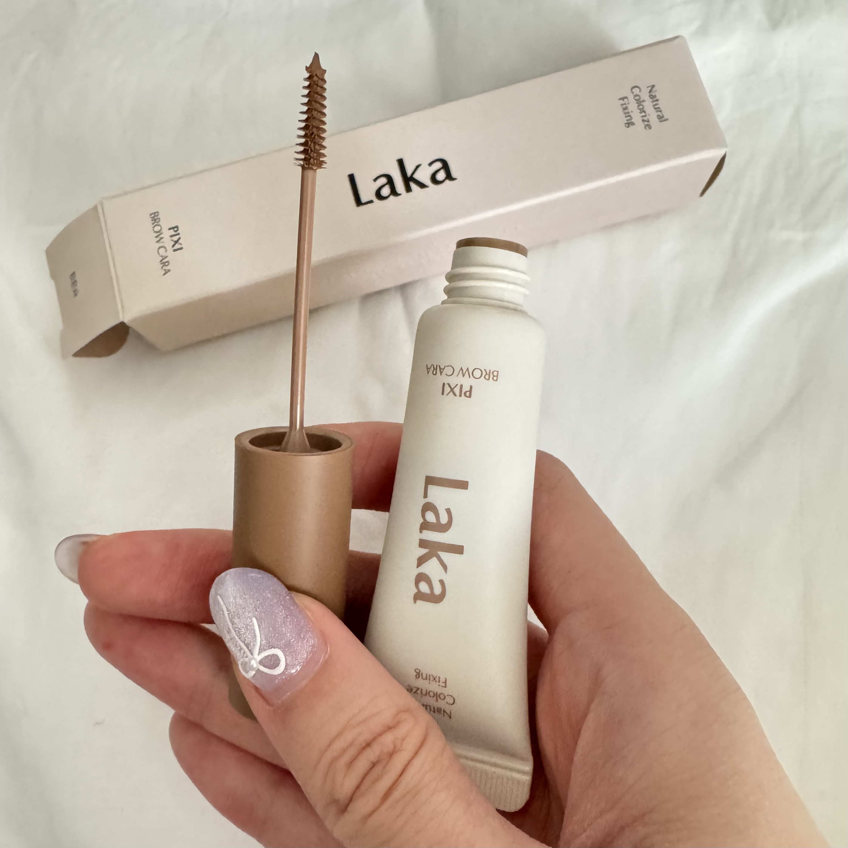 ラカ ピクシーブロウカラ/Laka/眉マスカラを使ったクチコミ（2枚目）