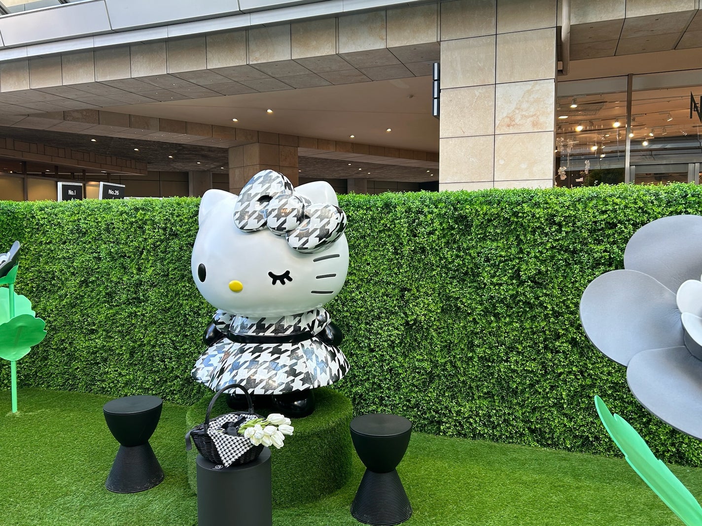 なまけものちゃん@フォロバ100% on LIPS 「六本木で開催中のHELLOKITTY'SPICNICGARDE..」(4枚目)